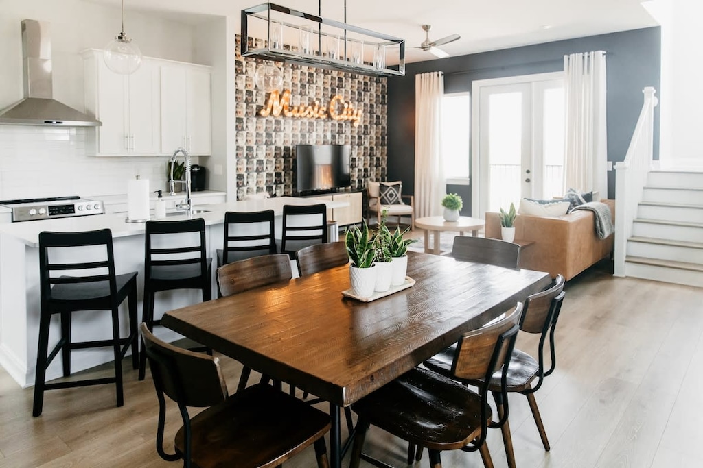 House 2 - Great pic of the main floor