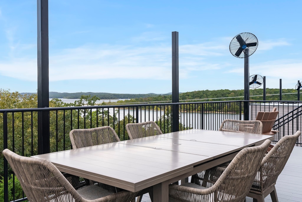 Rooftop Deck - Outdoor Dining