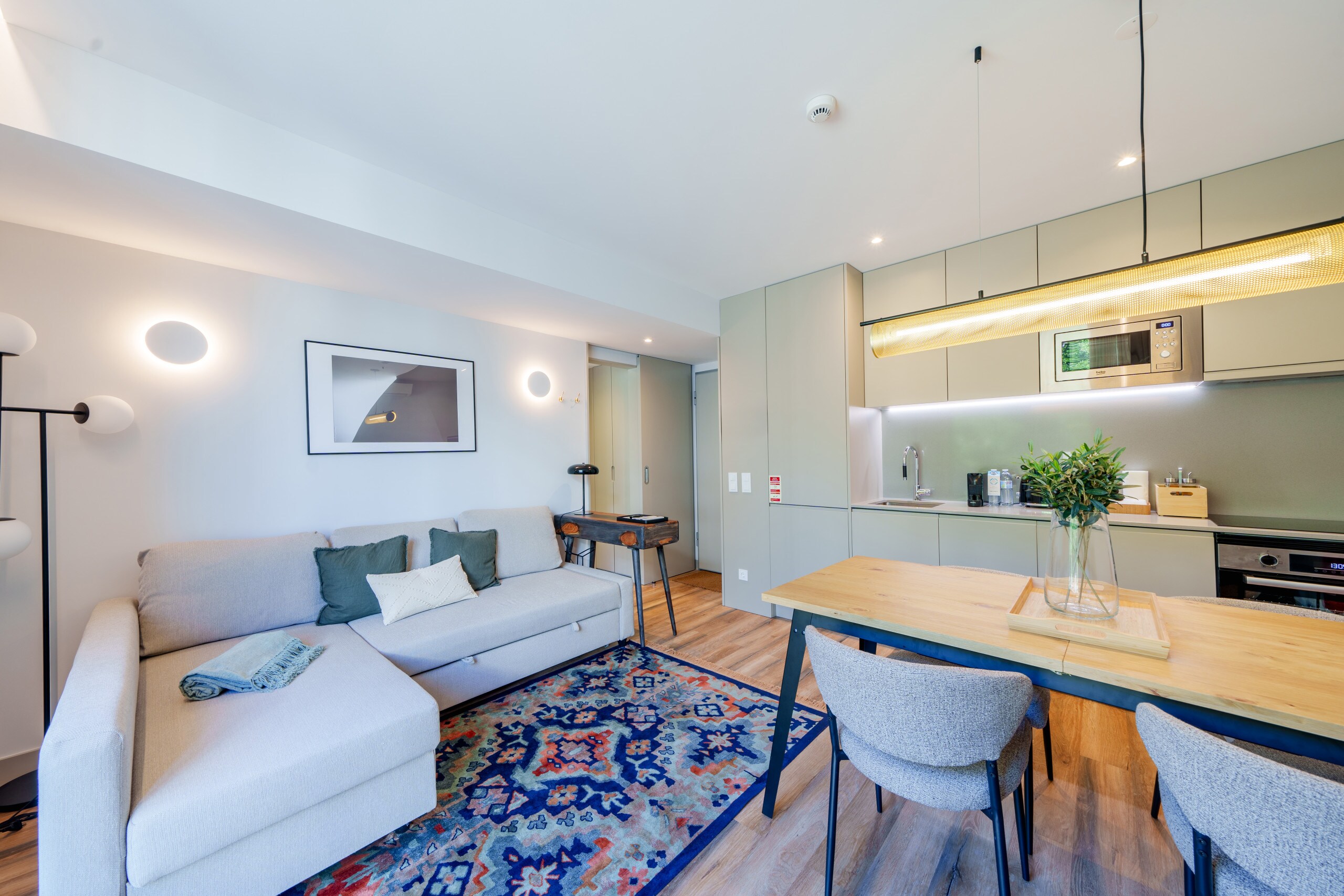 Contemporary Apartment near Santa Catarina Street