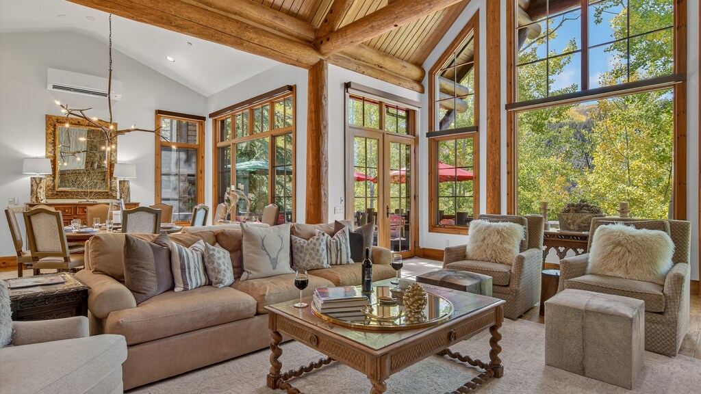 Great Room, Main Level