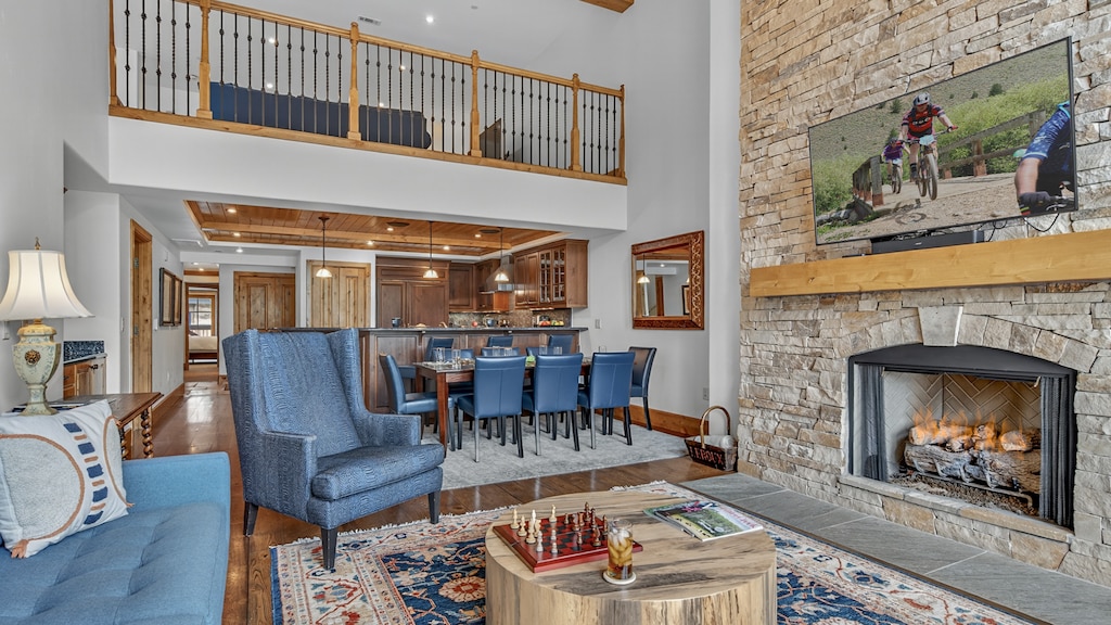 Great Room and Loft, Main Level