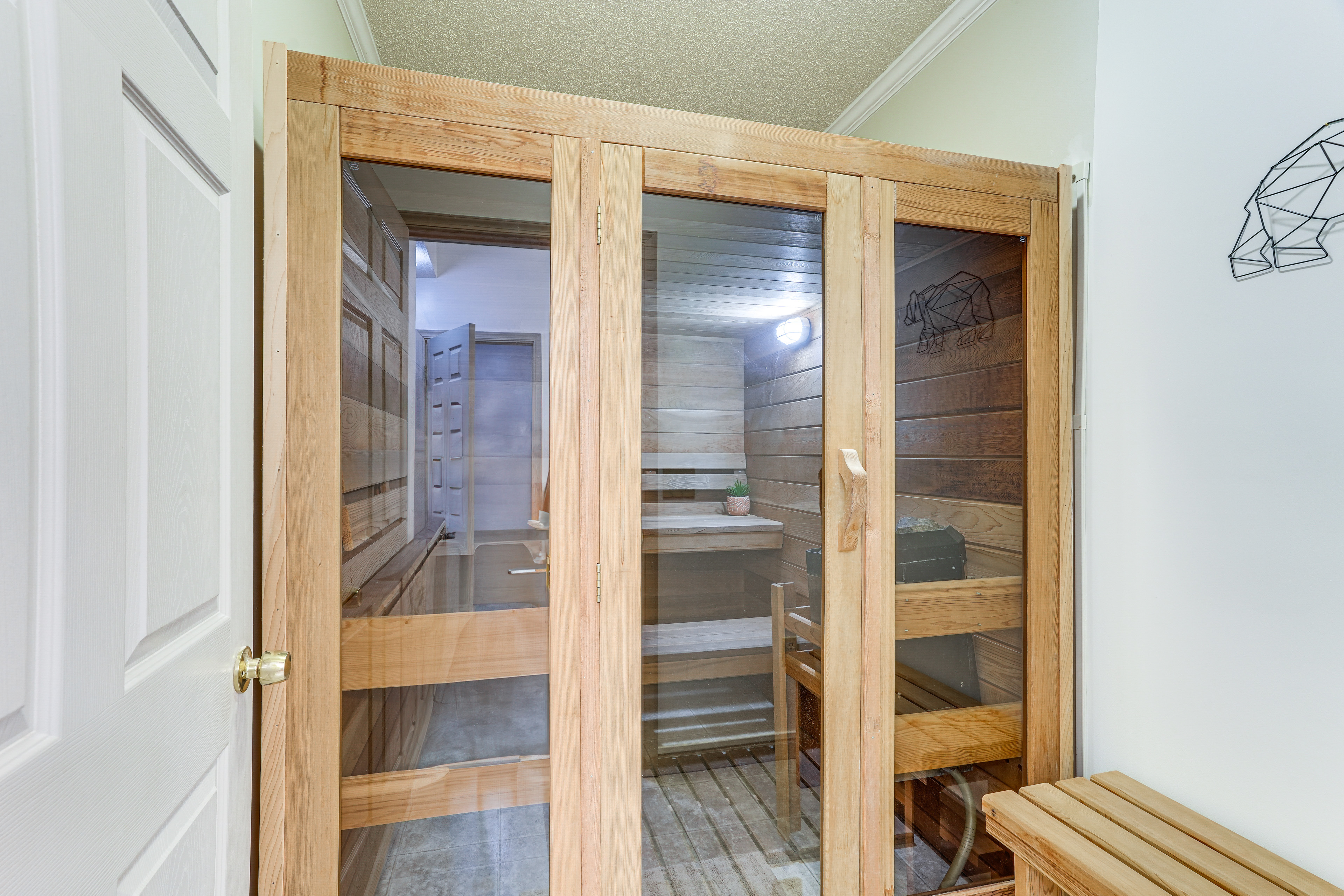 Spacious Massanutten Home w/ Hot Tub & Sauna!