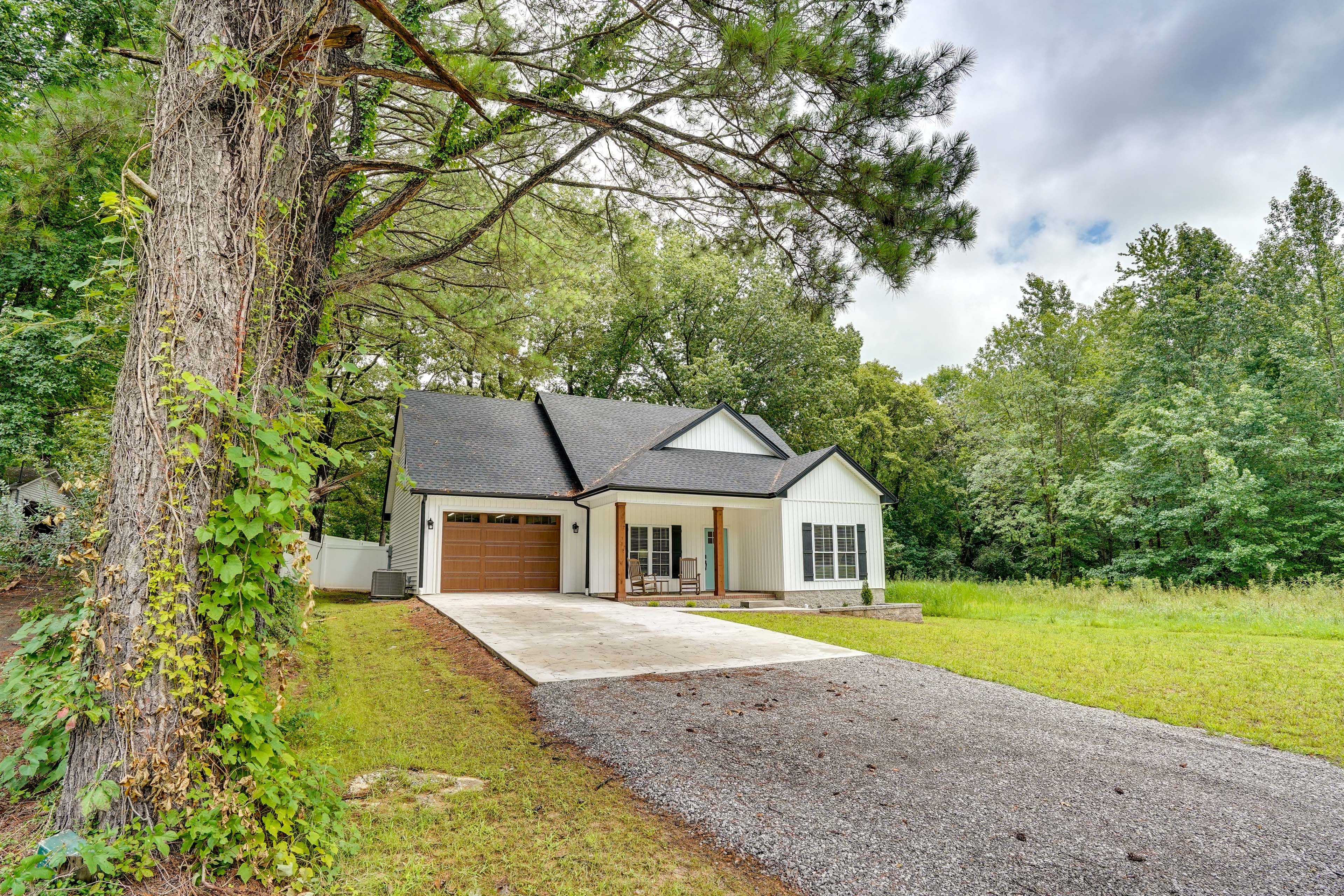 Property Image 1 - Modern Kentucky Lake Home: Pool & Boat Ramp Access