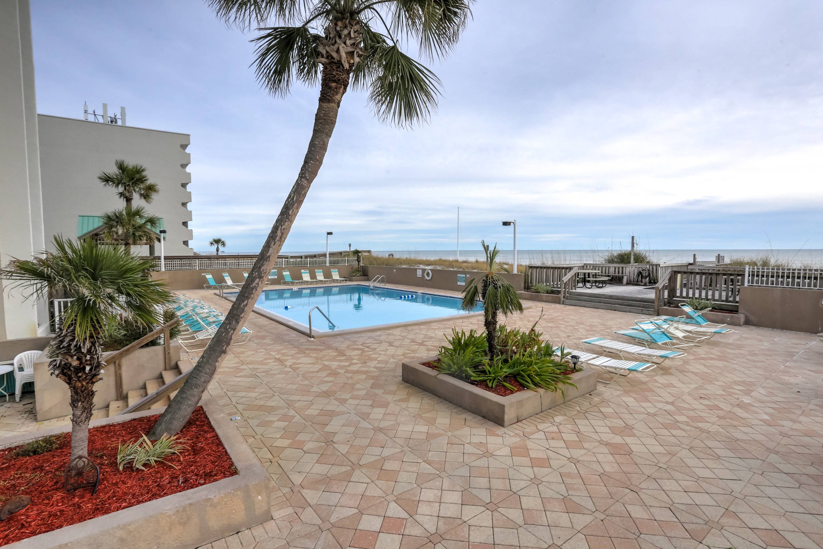 Property Image 2 - Emerald Isle Unit 211