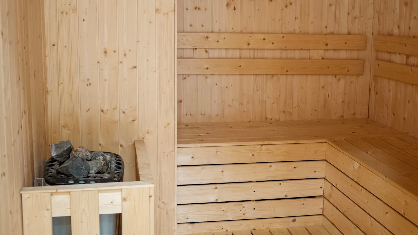 Central Serviced 3BR+Pool+Gym