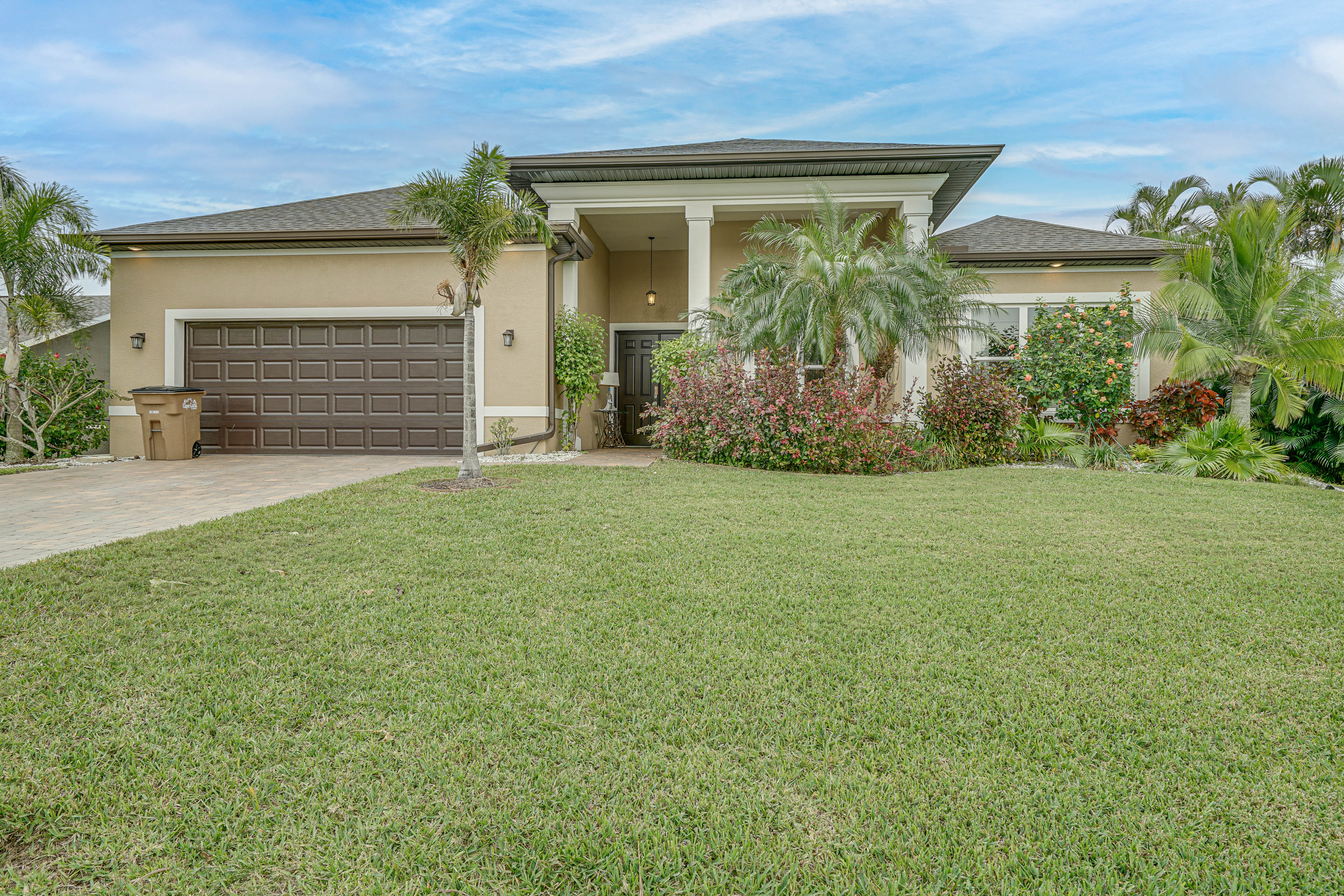 Spacious Cape Coral Retreat: 8 Mi to Beach!