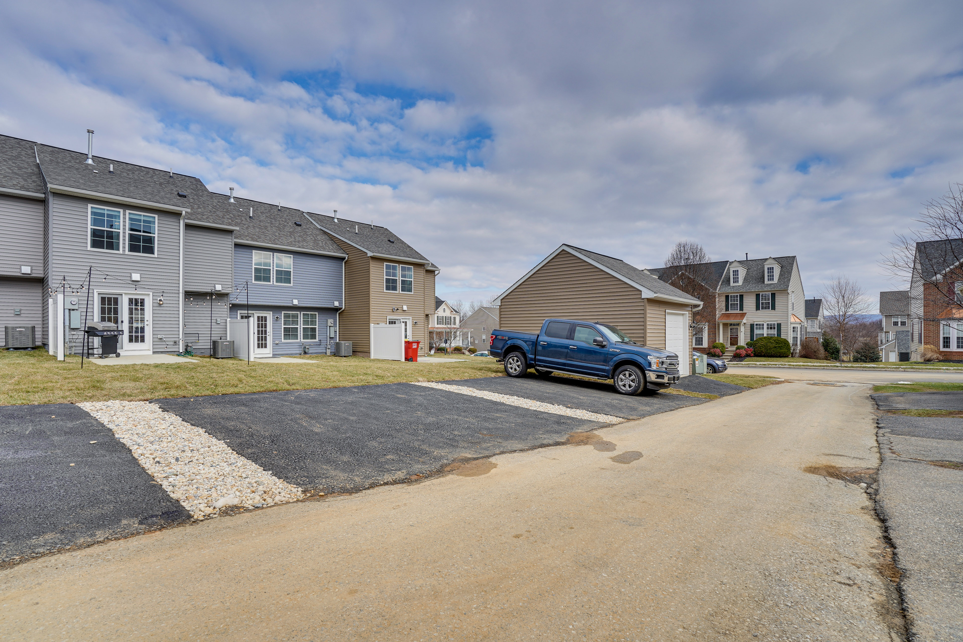 Property Image 2 - Charles Town Townhome: 9 Mi to Harpers Ferry