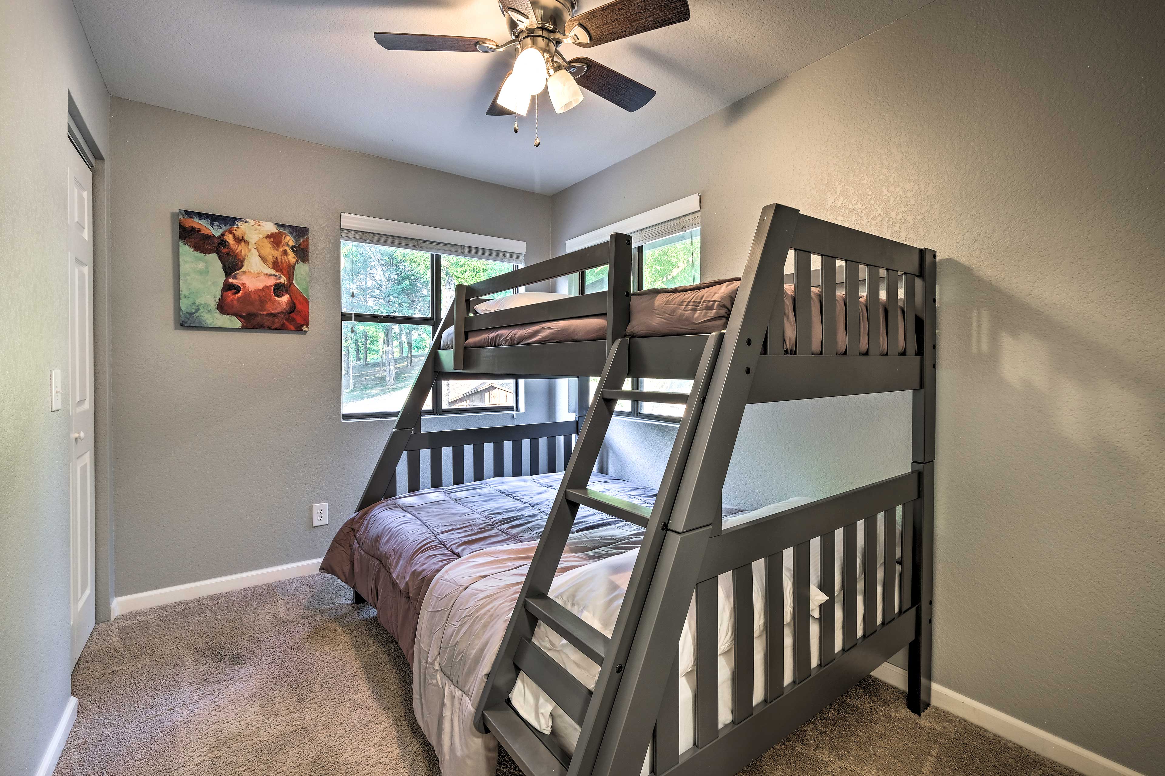 Waterfront Beaver Lake Hideaway w/ Kayaks & More!