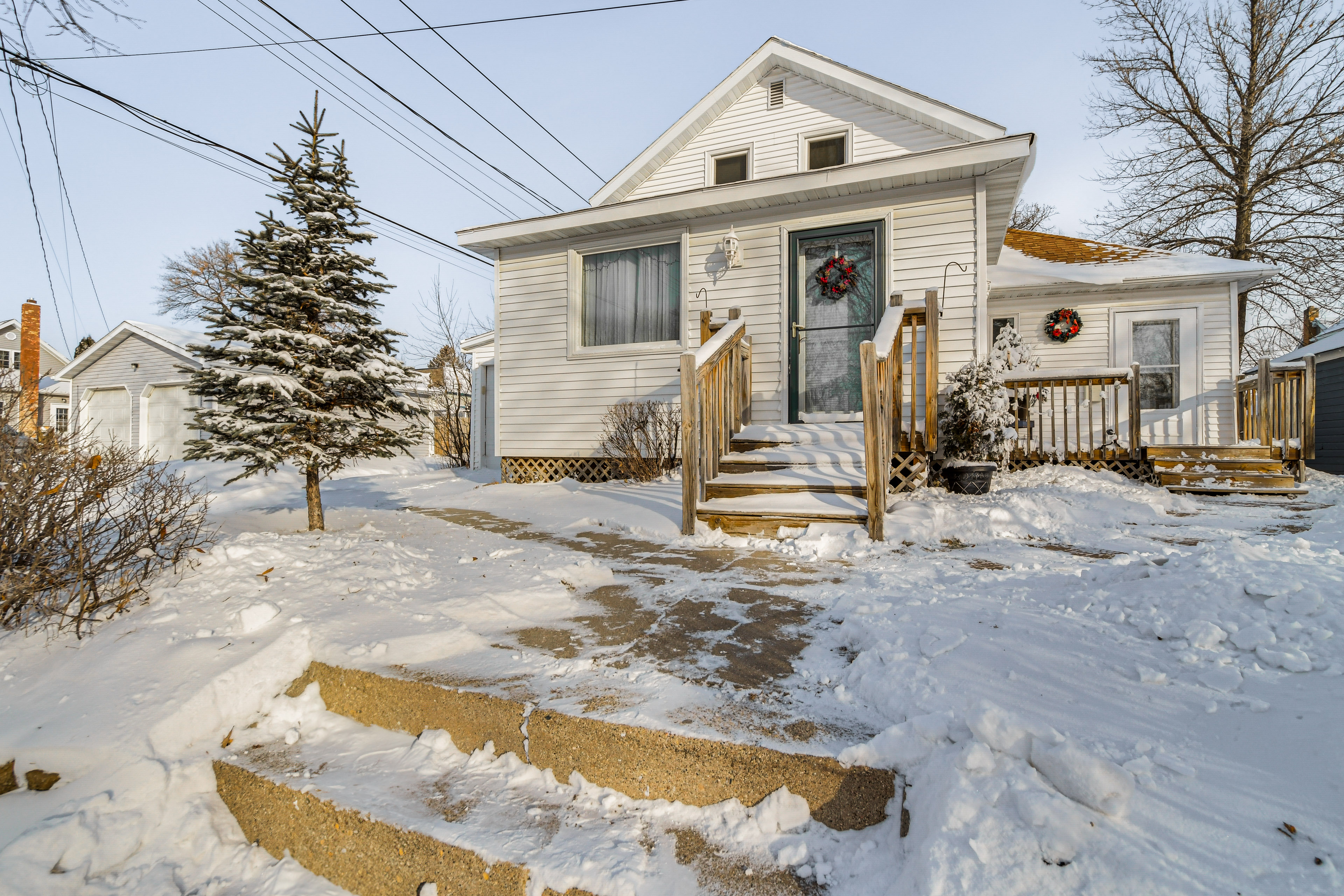 Charming Crookston Home: Walk to Downtown!