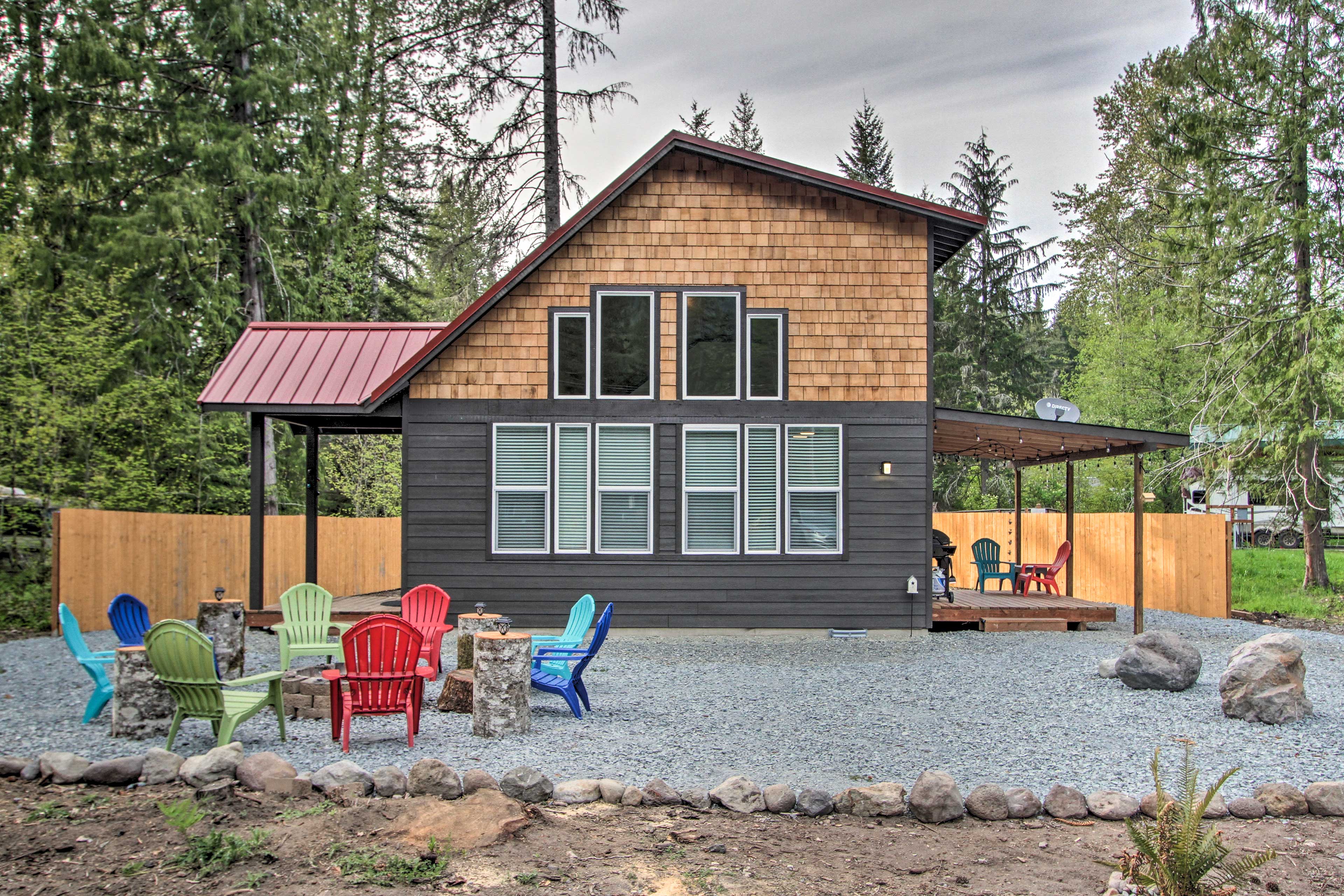 Property Image 1 - Cozy Cabin - 5 Miles to Mt Rainier National Park!