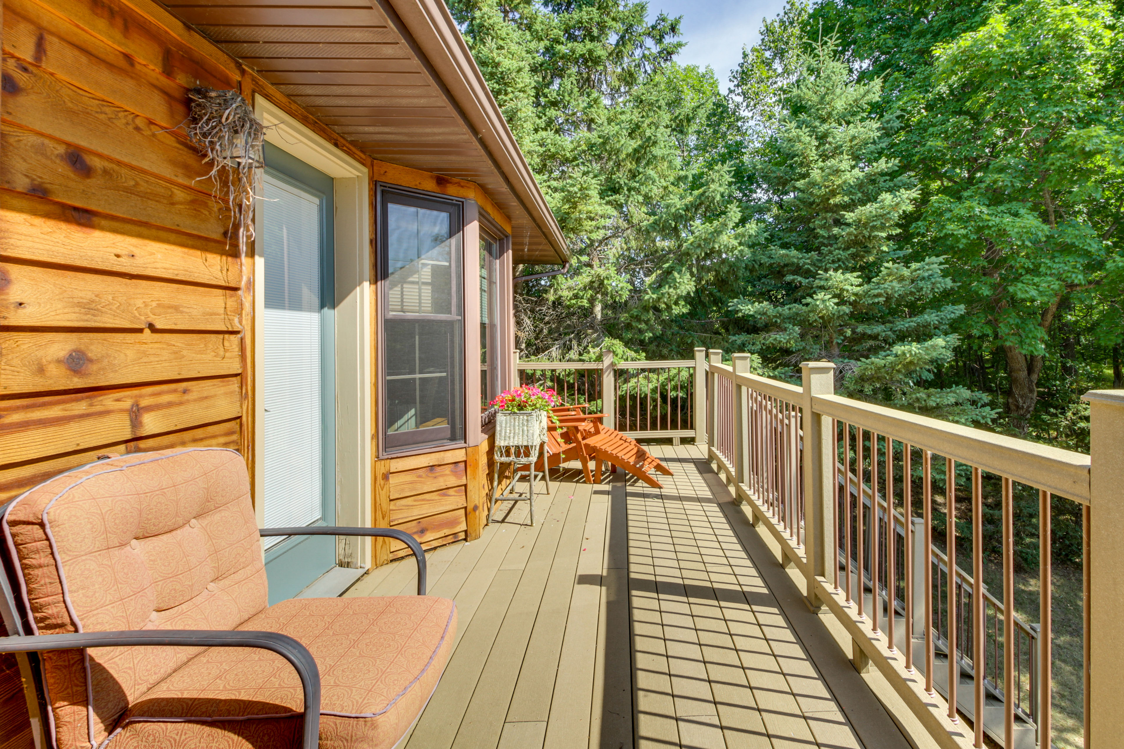 Cozy Frazee Lake Home w/ Hot Tub & Fire Pit!