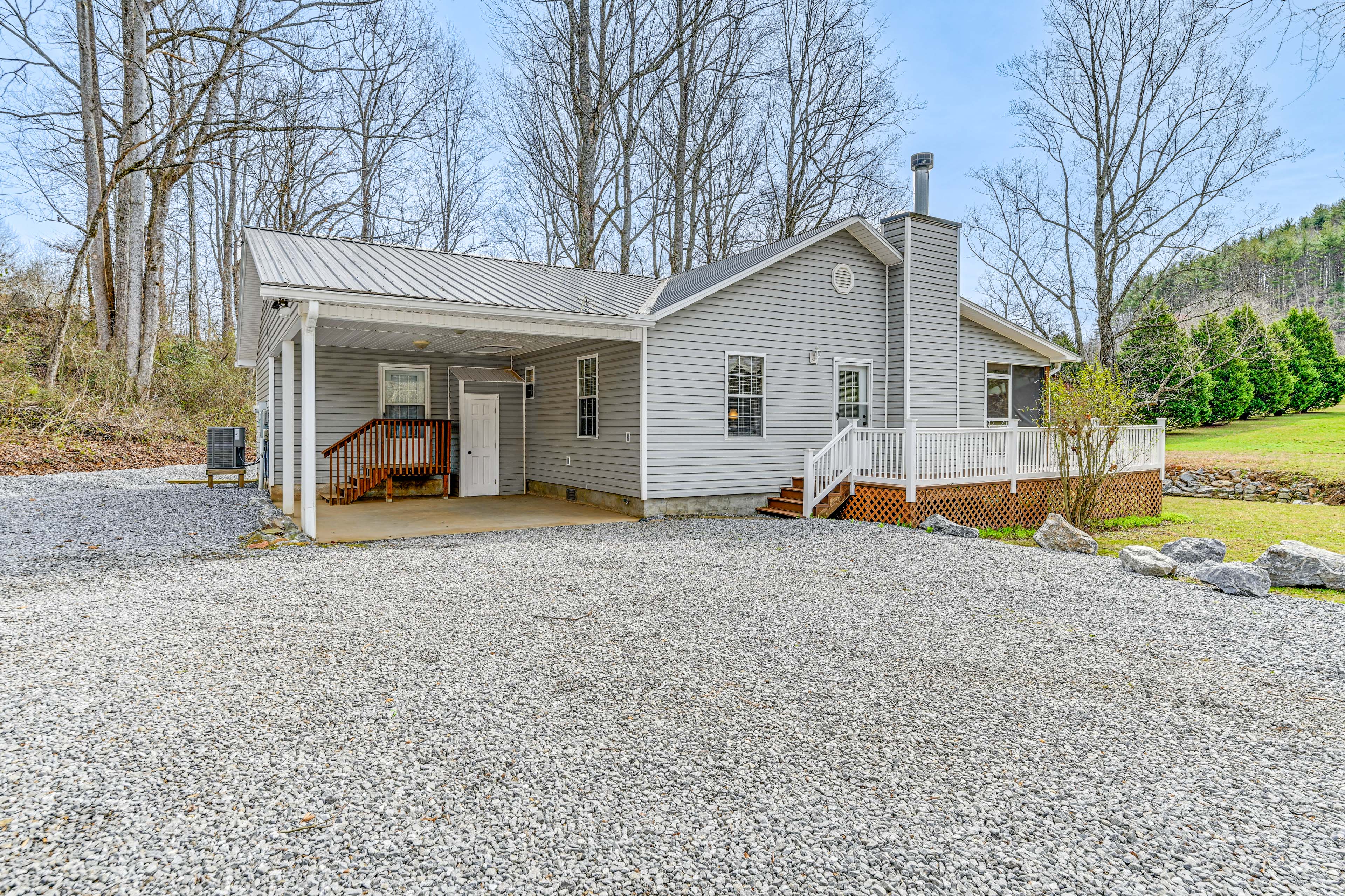 Idyllic Creekside Hayesville Home w/ Fire Pit