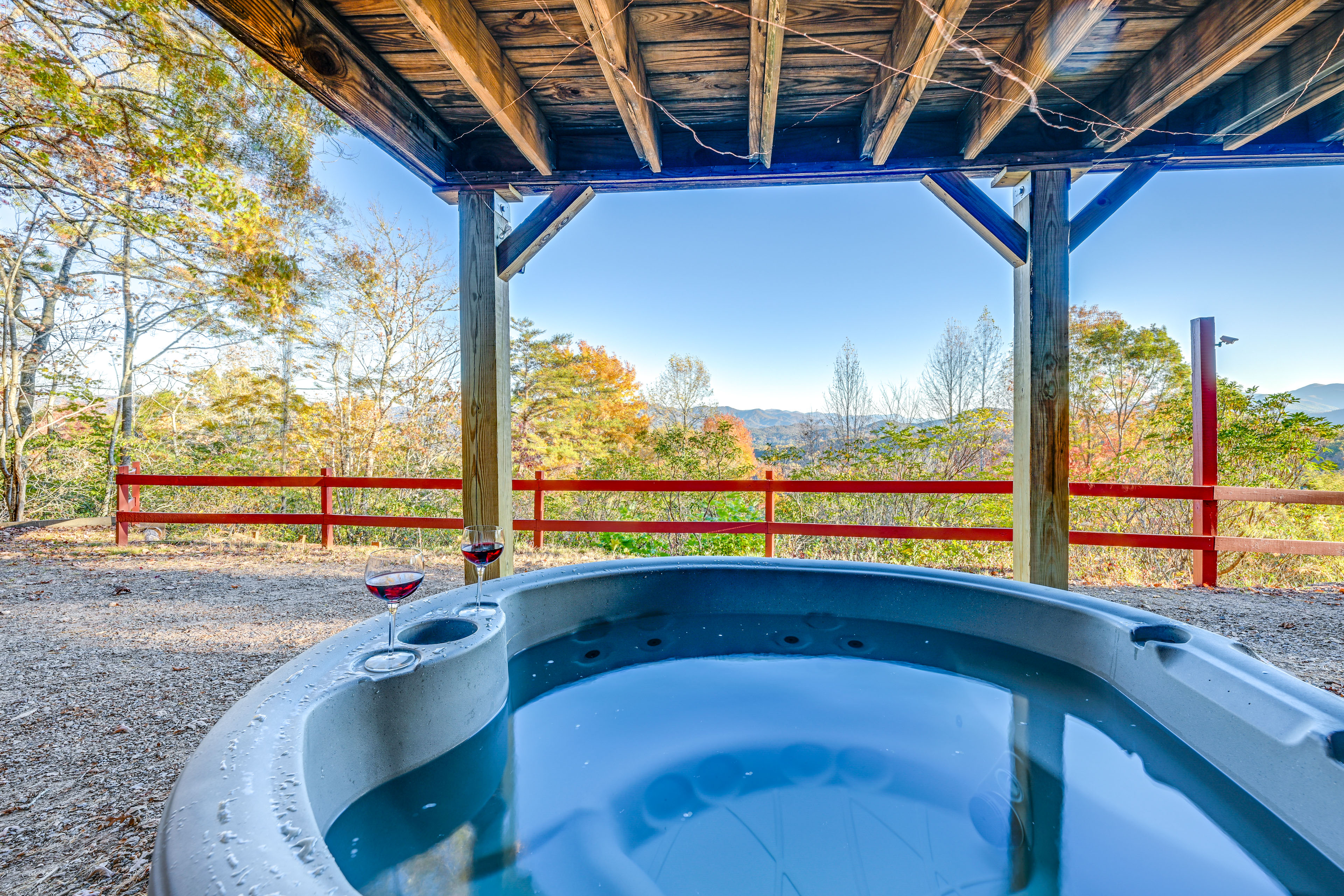 Stunning Franklin Cabin w/ Deck & Mountain Views