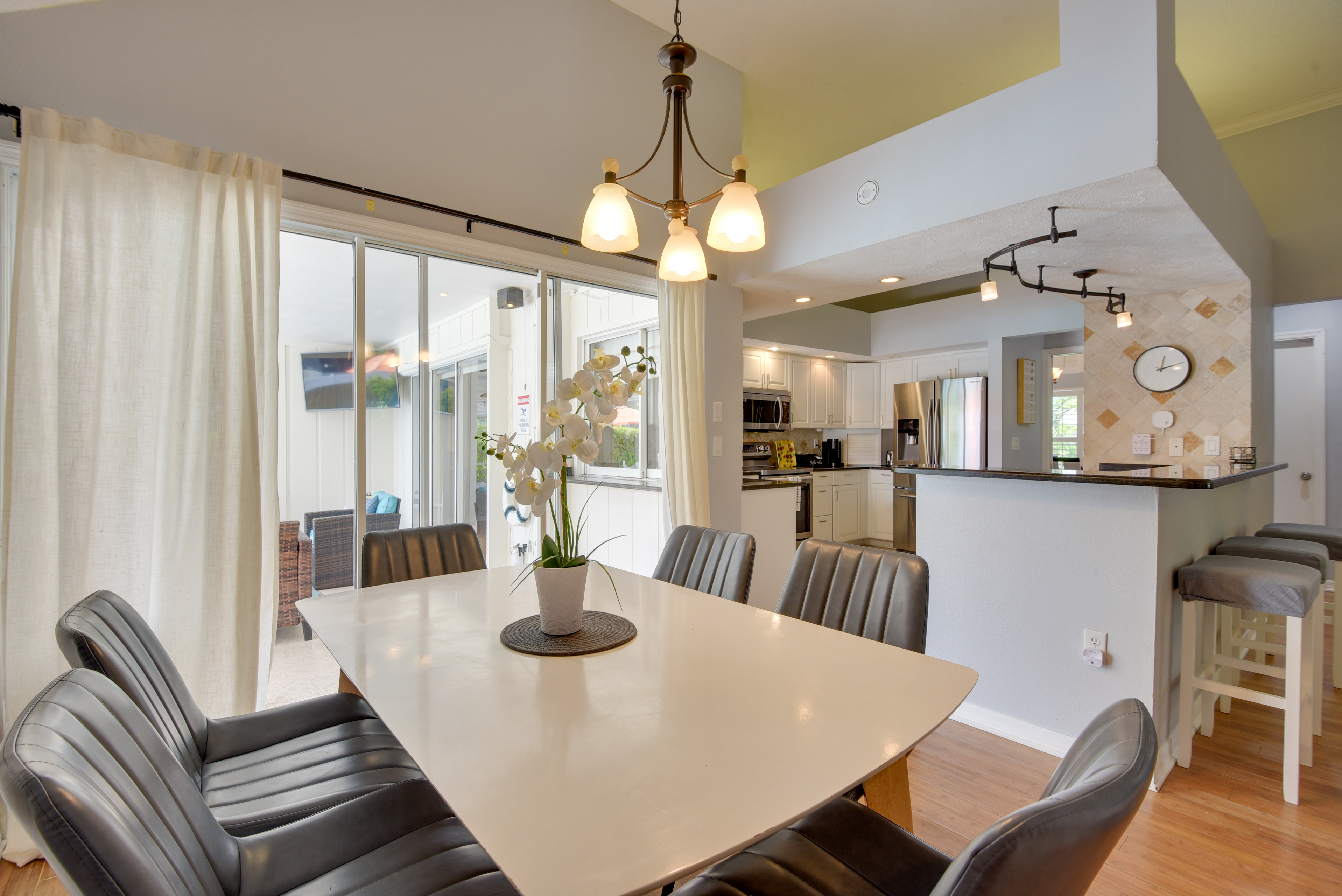 3 Mi to Dtwn Bradenton: Family Home w/ Pool!