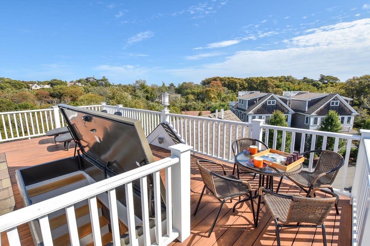 Property Image 1 - Spectacular Roof Top Deck Central AC!