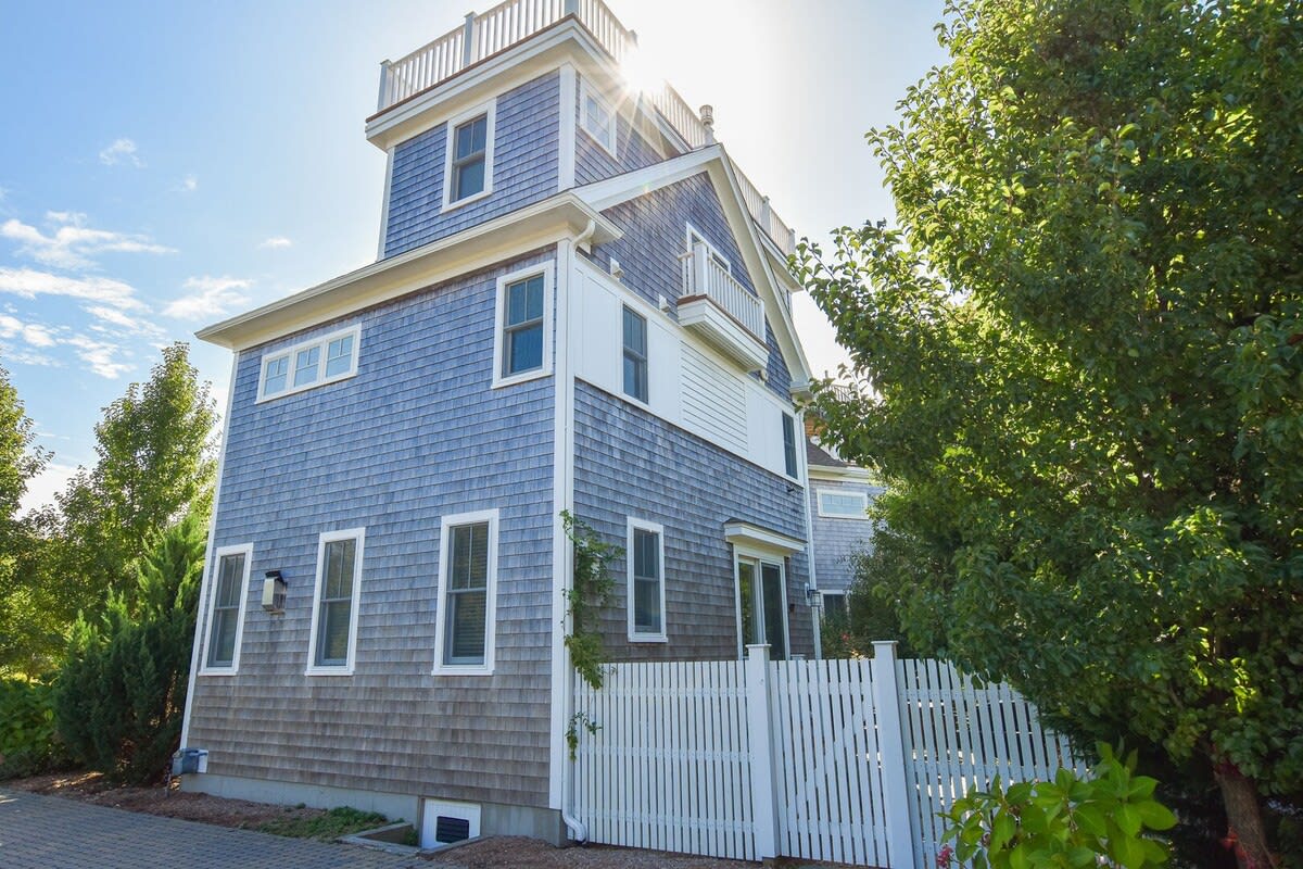 Property Image 2 - Spectacular Roof Top Deck Central AC!