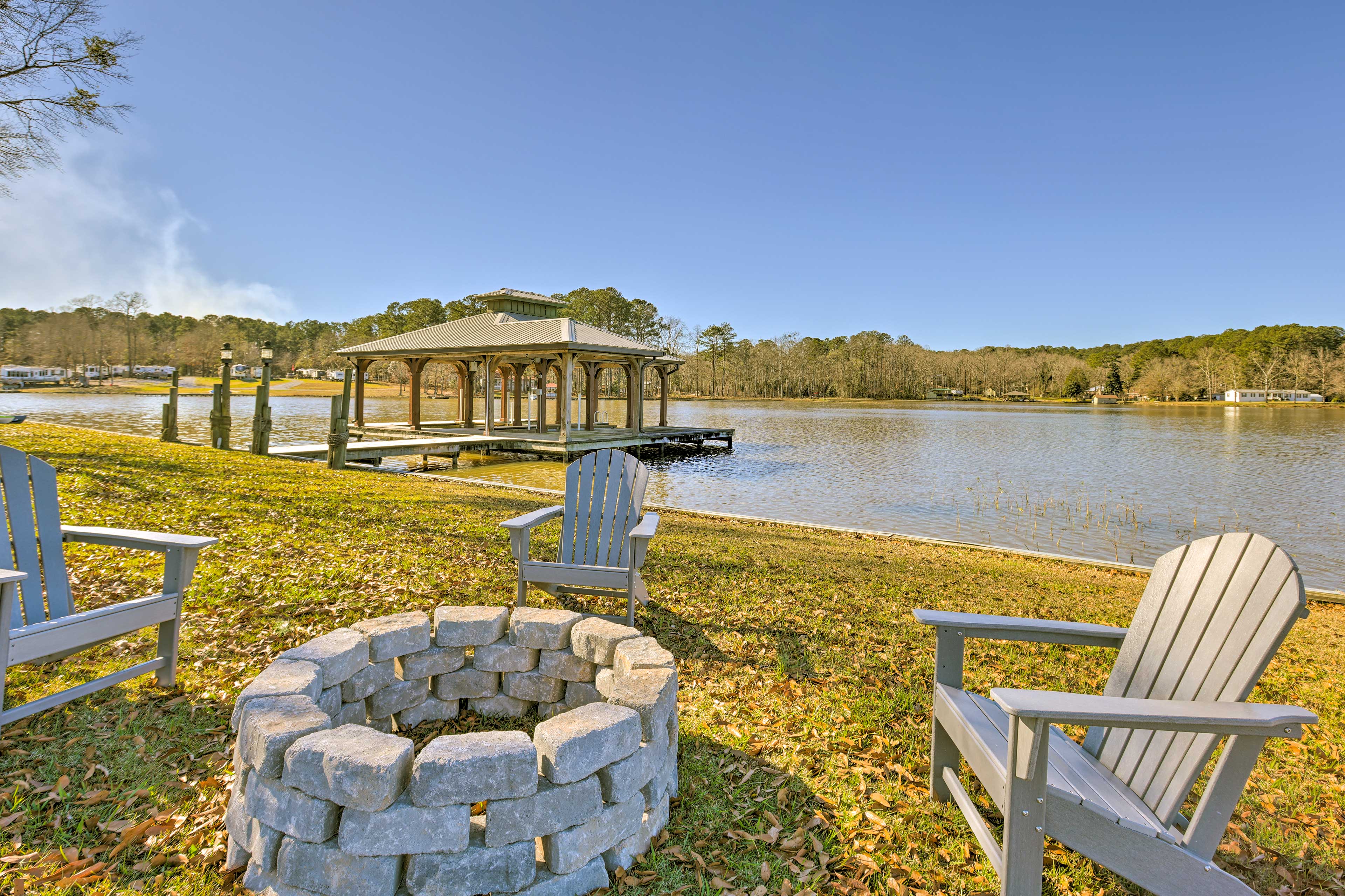 Property Image 2 - Expansive Shelby Home Nestled on Lay Lake!