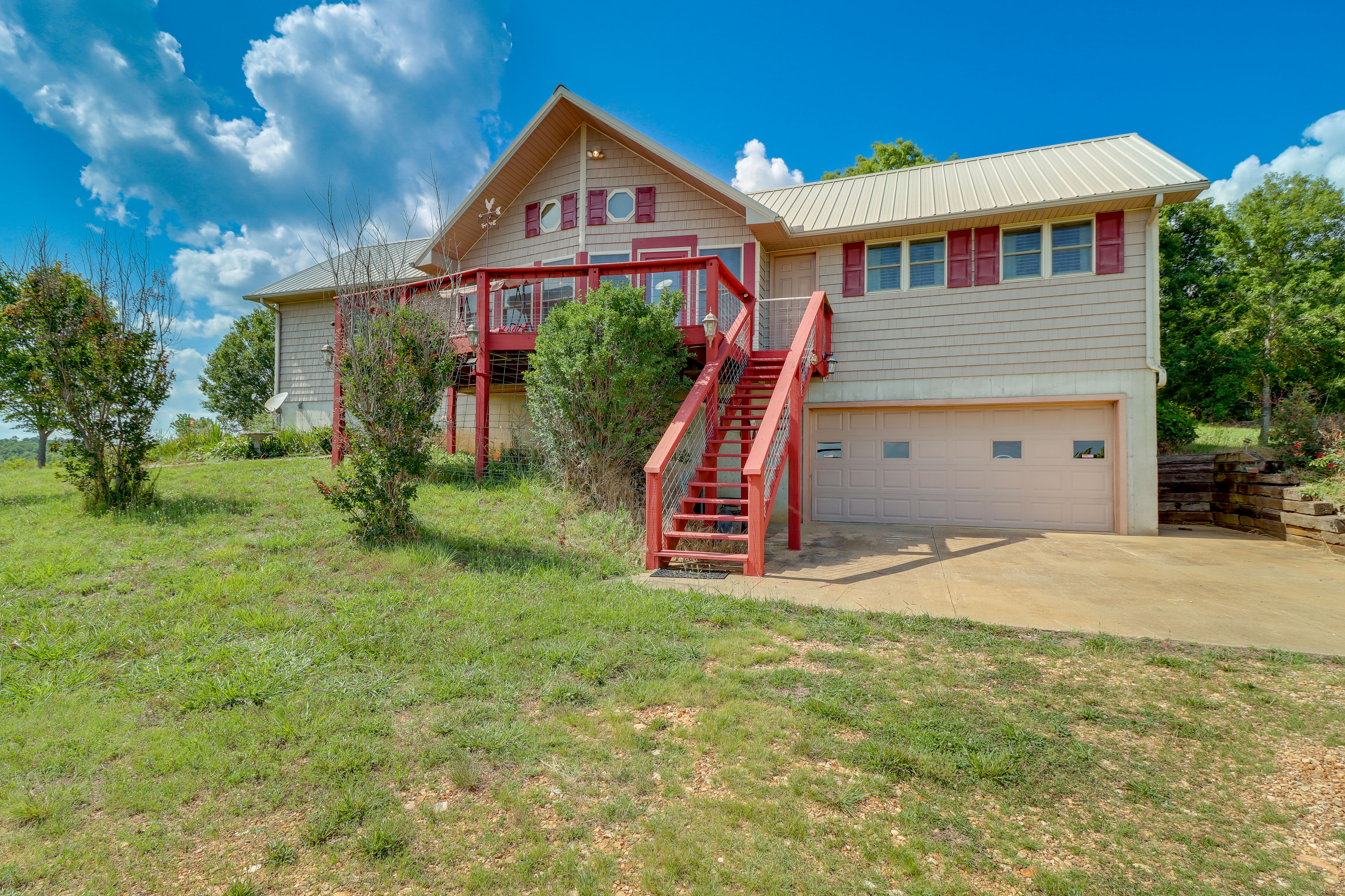 Property Image 1 - Spacious Yellville Retreat w/ Deck & Balcony