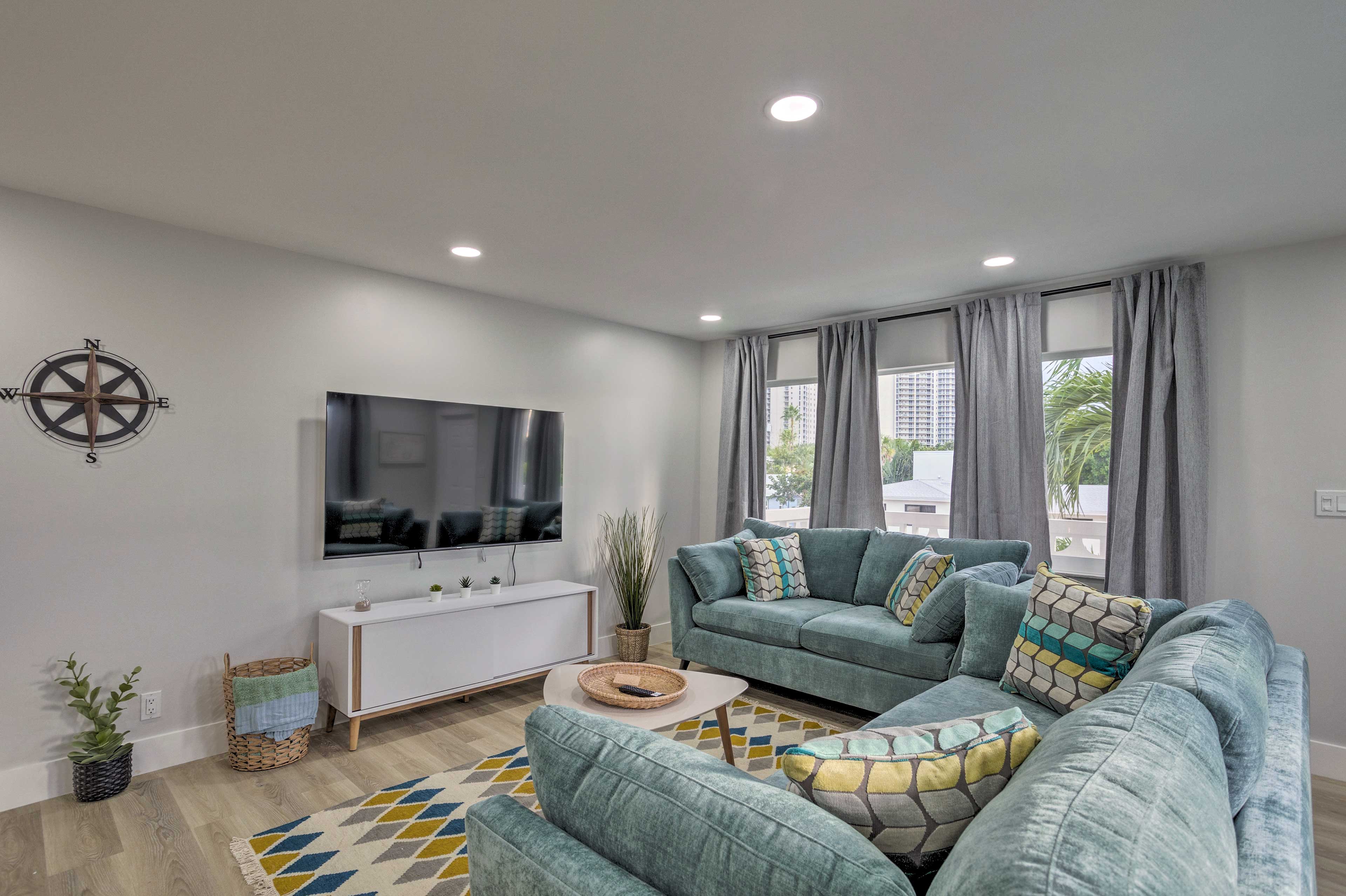 Cozy West Palm Beach Condo: 1 Block to Shore!