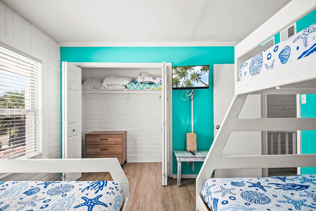 After a day of adventure, kick back together and enjoy your favorite shows or movies on the smart TV—it’s your home away from home with comfort and entertainment all in one place!