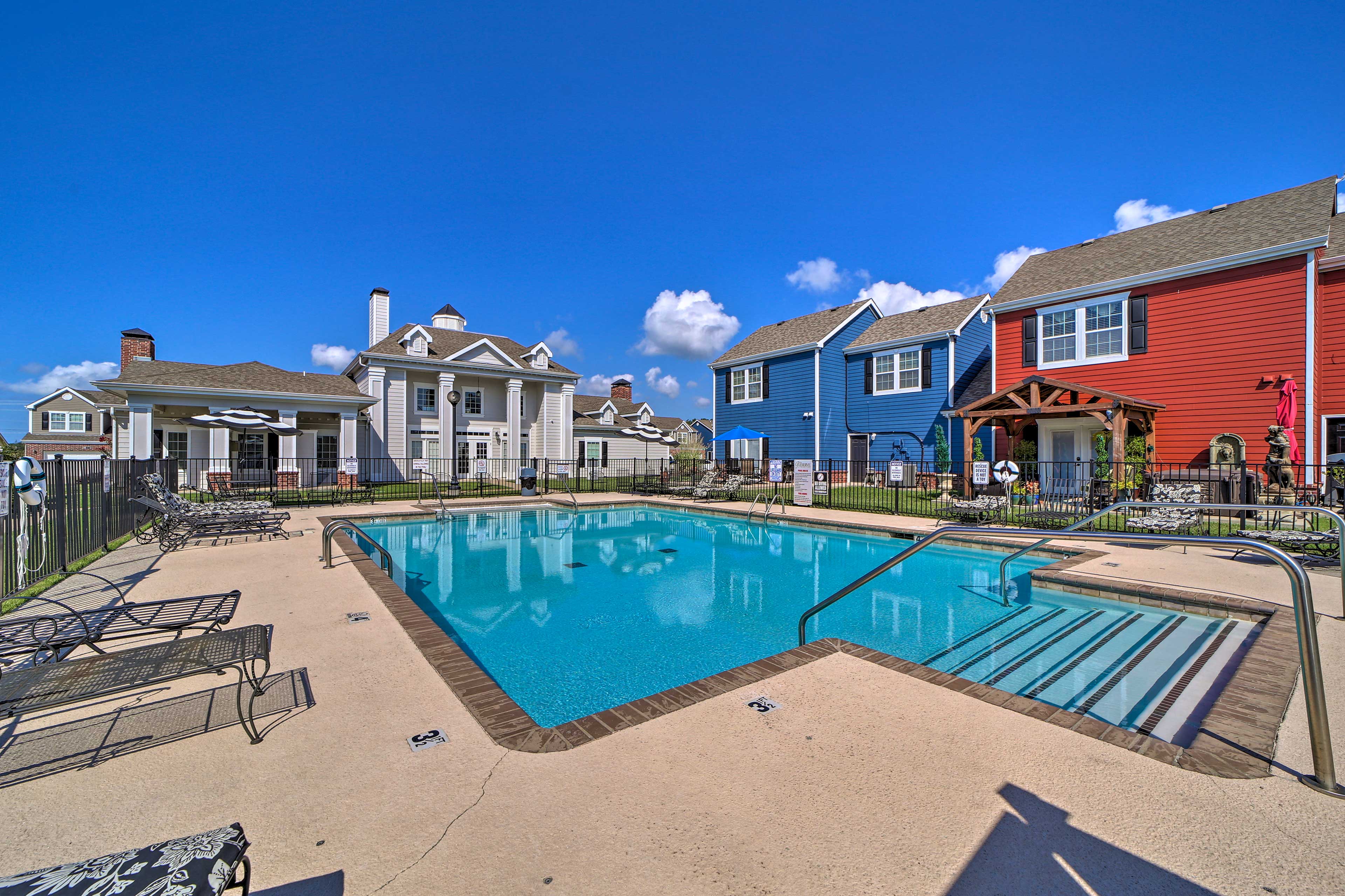 Property Image 1 - Monkey Island Gem: Private Hot Tub, Community Pool