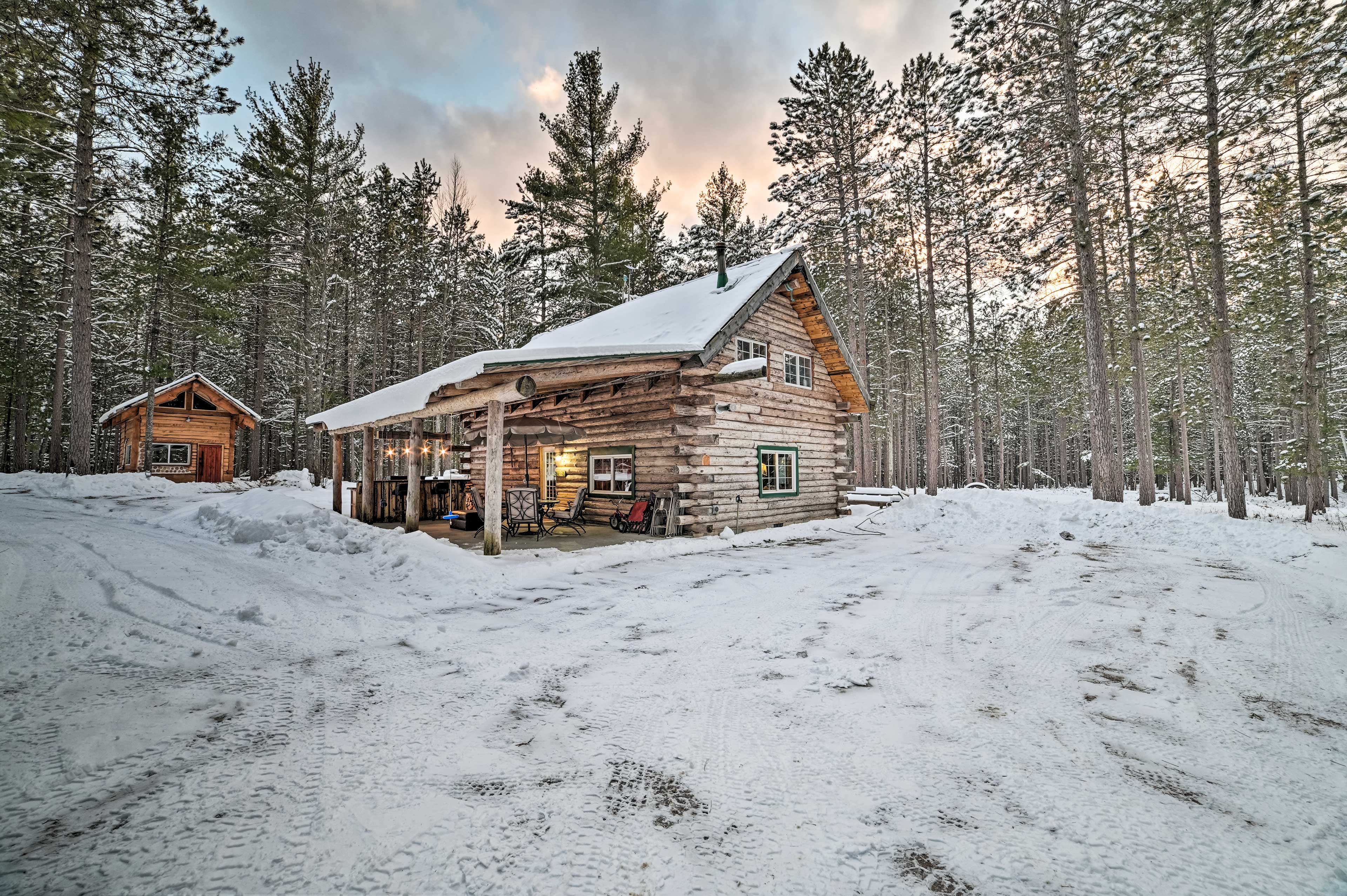 Property Image 1 - Secluded Vanderbilt Cabin, 9 Mi to Treetops!