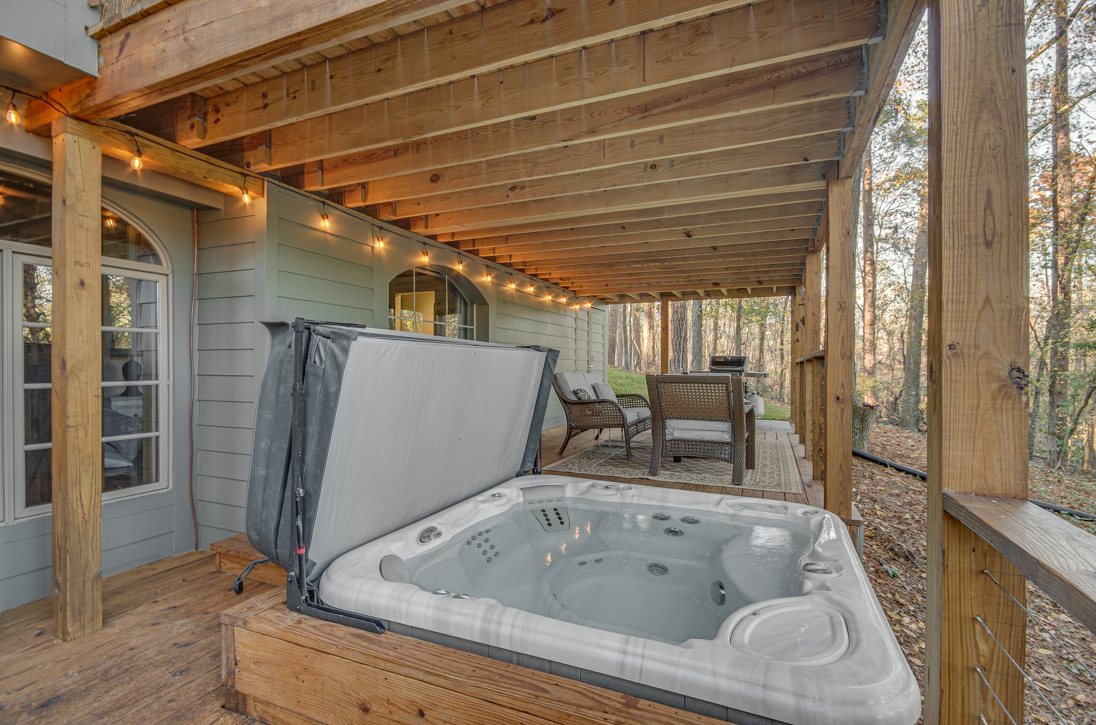 Property Image 1 - Mississippi Retreat w/ Hot Tub, Deck & Lake Views!