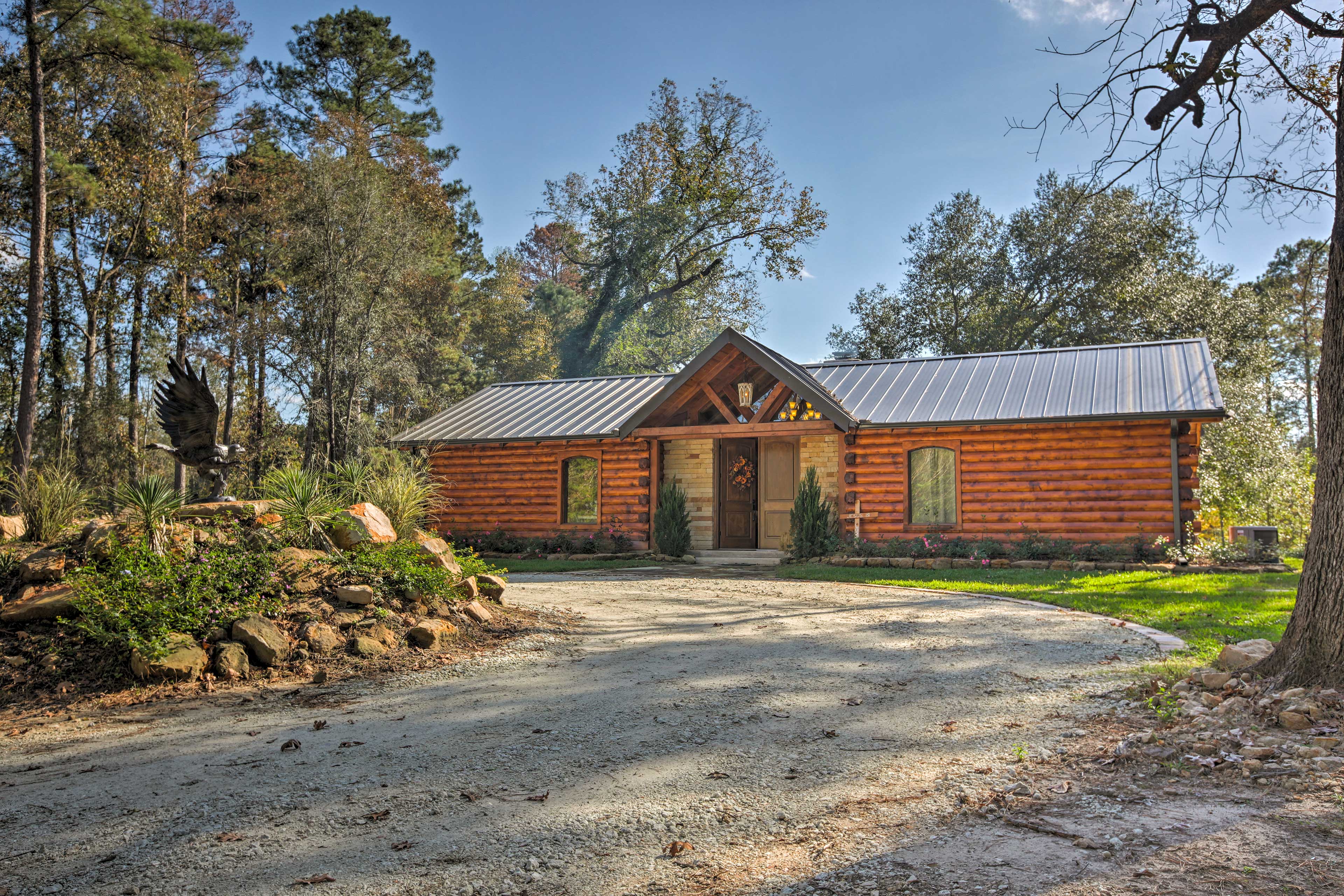 Property Image 2 - ’Beaver Creek Lodge’ - Huntington Home w/ Pond!