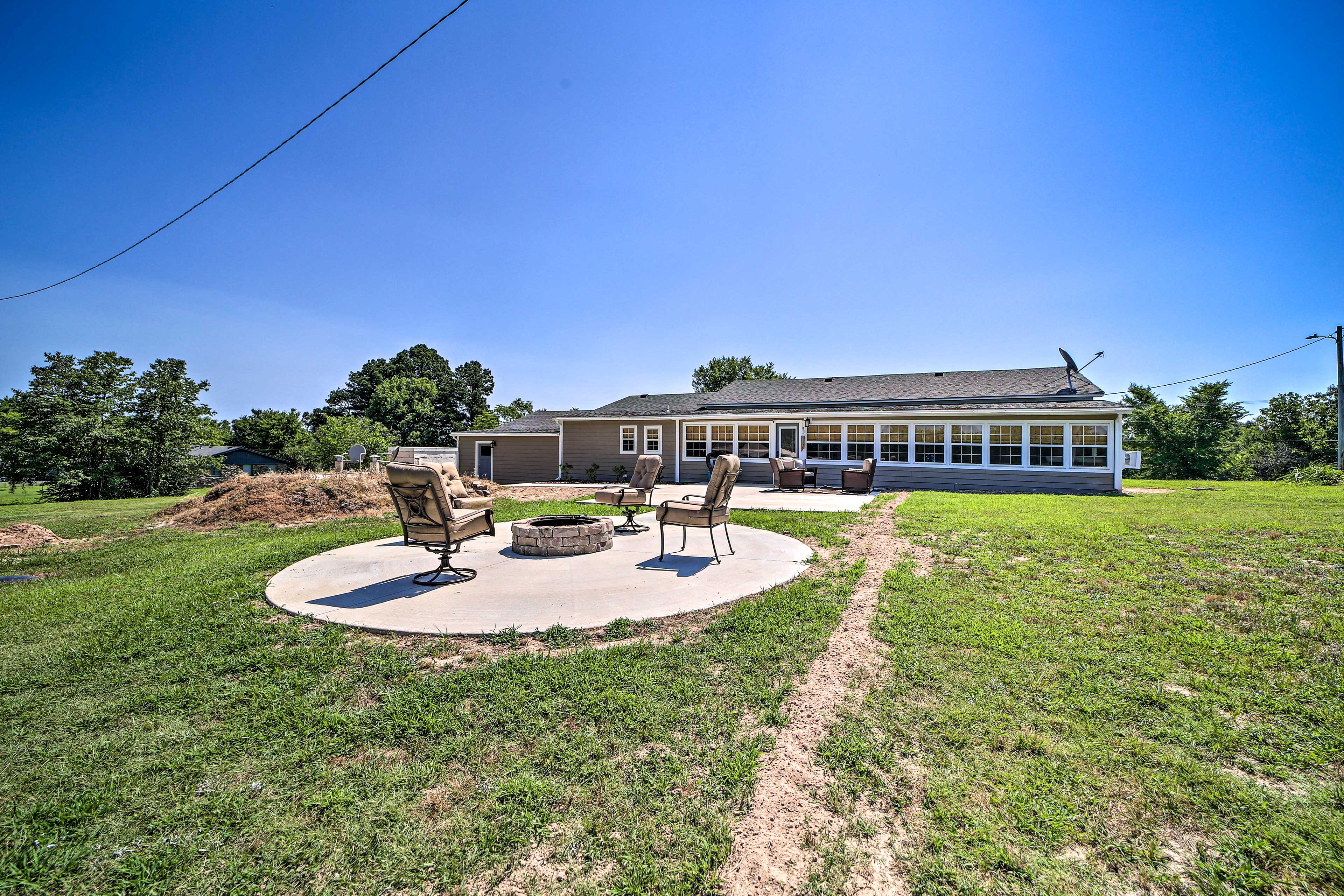 Property Image 2 - Stunning Oklahoma Home ~ 3 Mi to Spiro Mounds