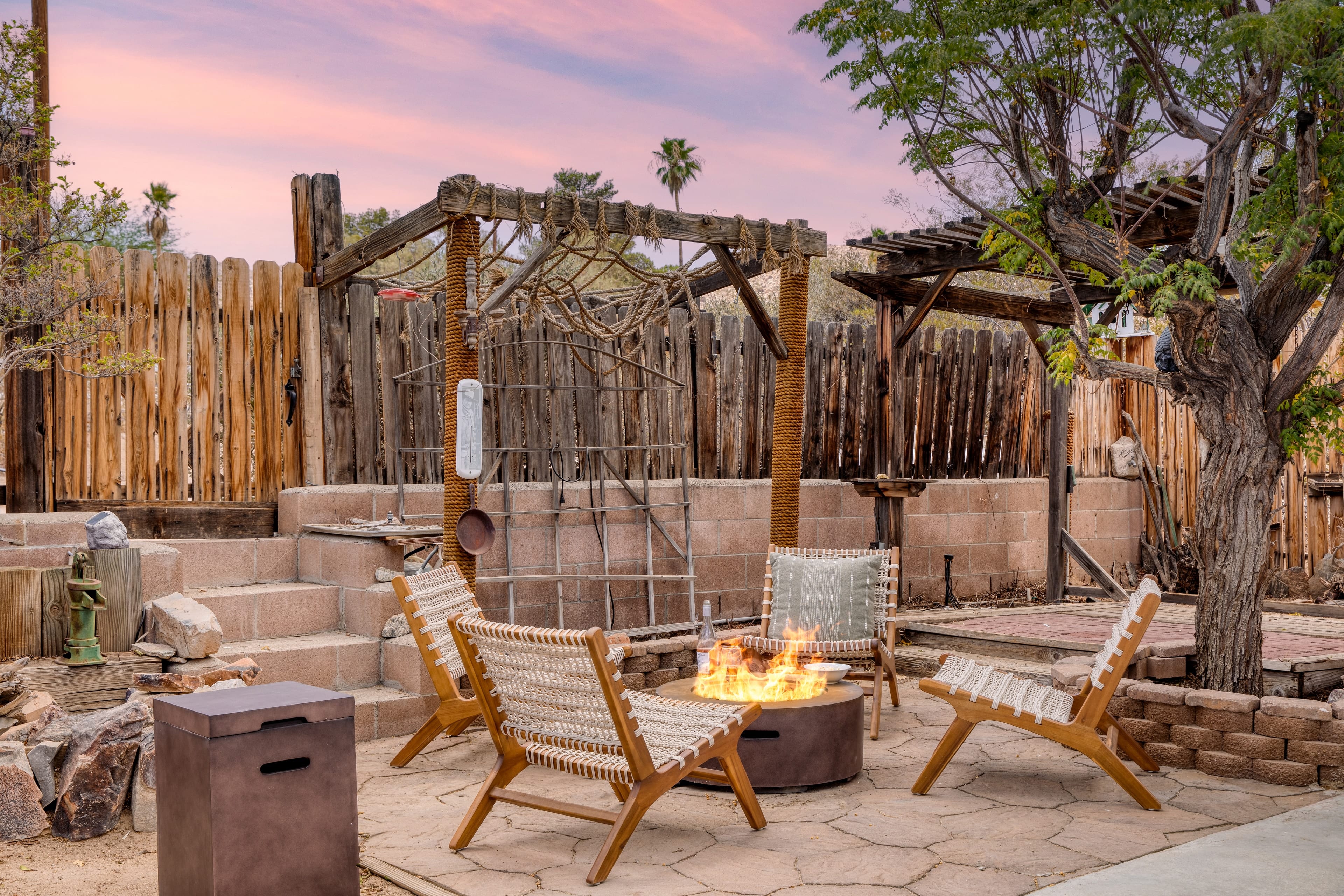 Perfect evenings spend around the fire pit.