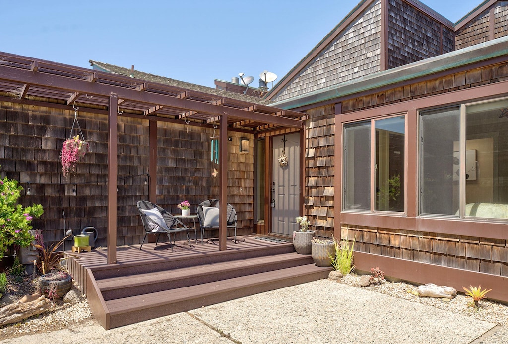 Front Courtyard Entry