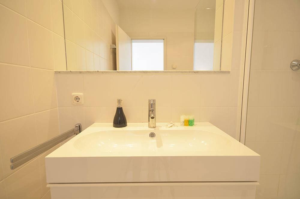 Vienna Residence | Elegantly furnished serviced apartment for 2 persons in Frankfurt close to old bridge #6068