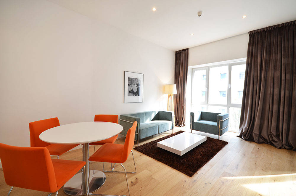 Property Image 2 - Vienna Residence | Elegantly furnished serviced apartment for 2 persons in Frankfurt close to old bridge #