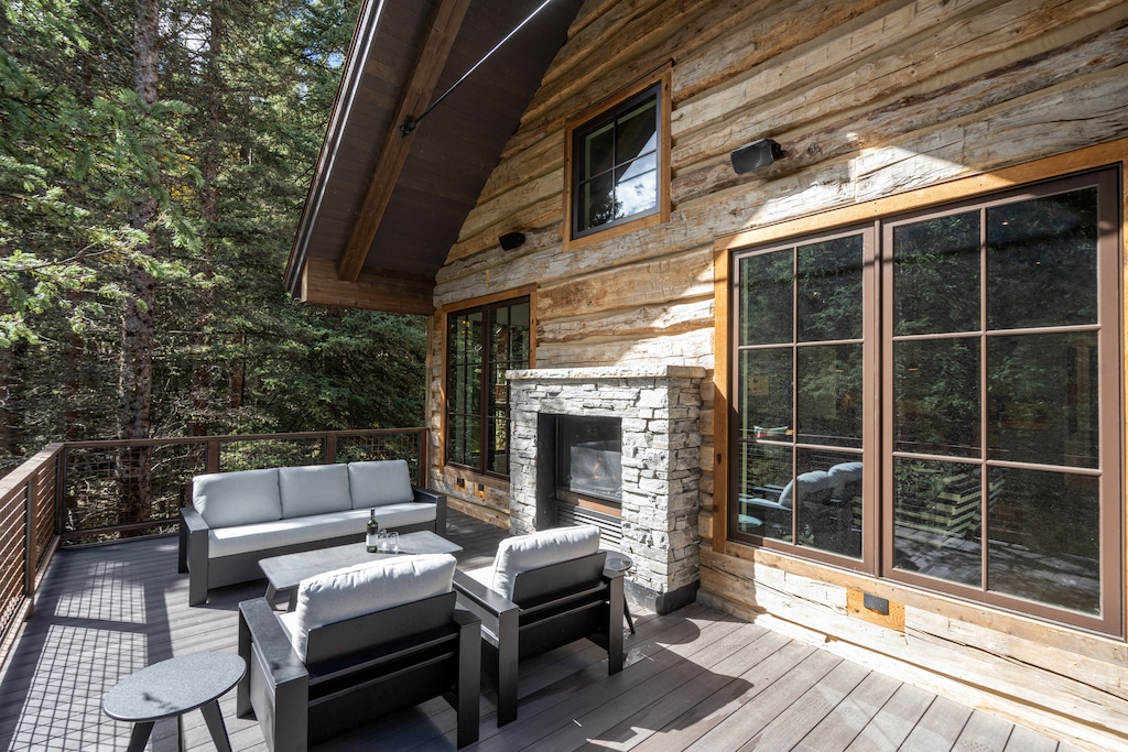 2.2-mountain-modern-rustic-mountain-village-living-room-deck2