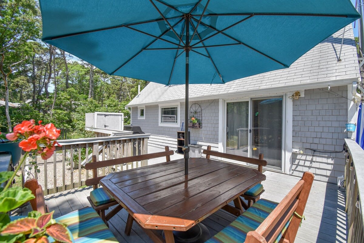 Deck with dining table