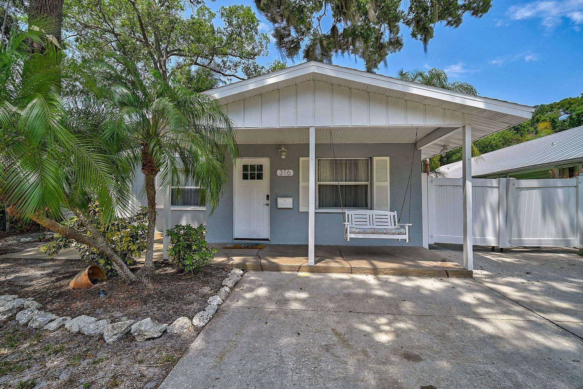 Property Image 2 - Manatee Cottage