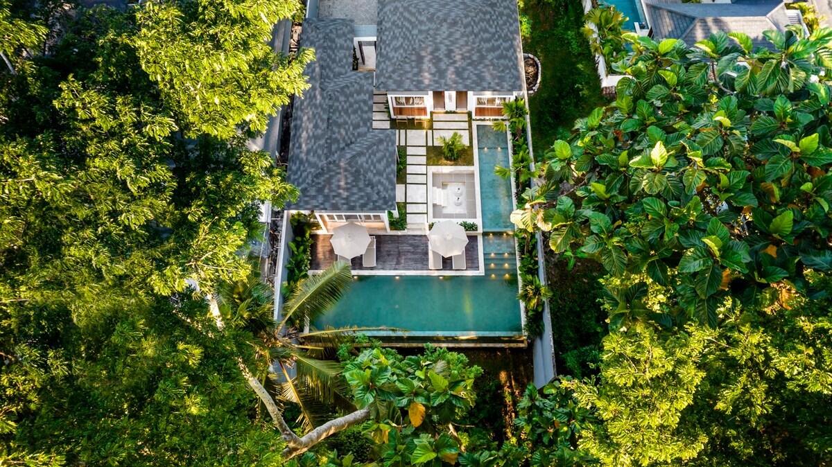 Property Image 2 - Charming 2BR Villa w/ Infinity Pool & Jungle