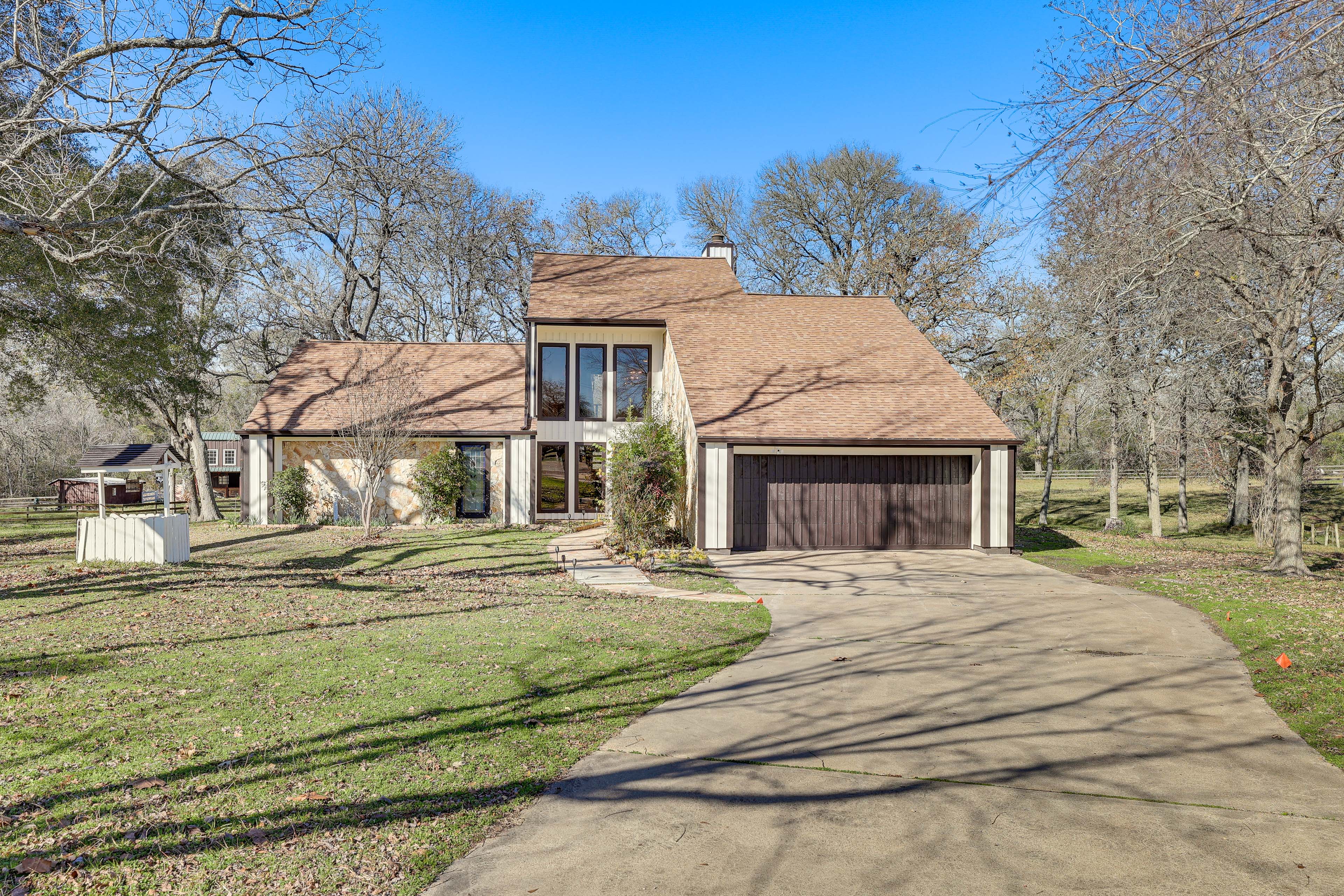 Property Image 1 - Hot Tub, Deck & Grill: Brookshire Gem Near Venues