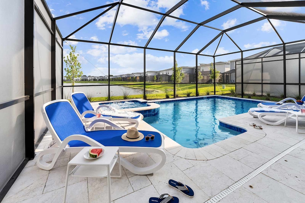 Private Pool & Patio