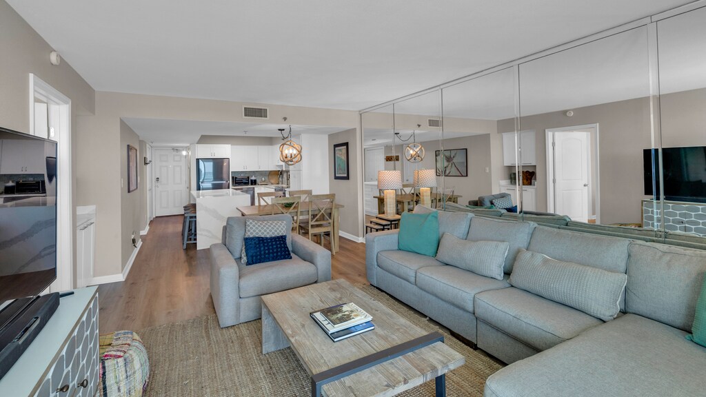 BeachCrest 202 Living Area