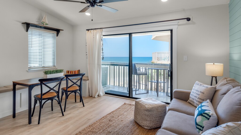 Beachside Condo 21 Main Living Area