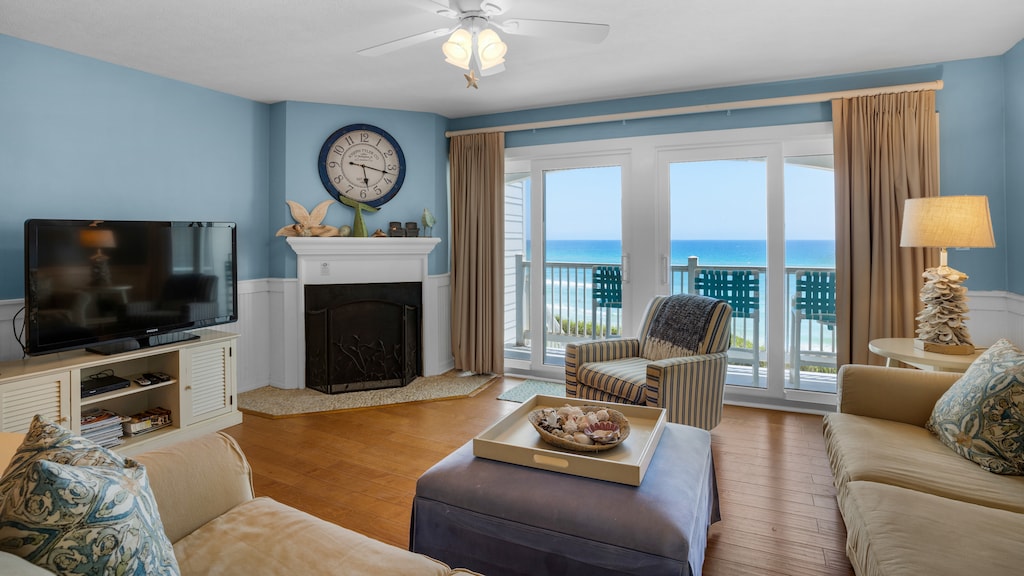 Blue Tide 3B Main Living Area