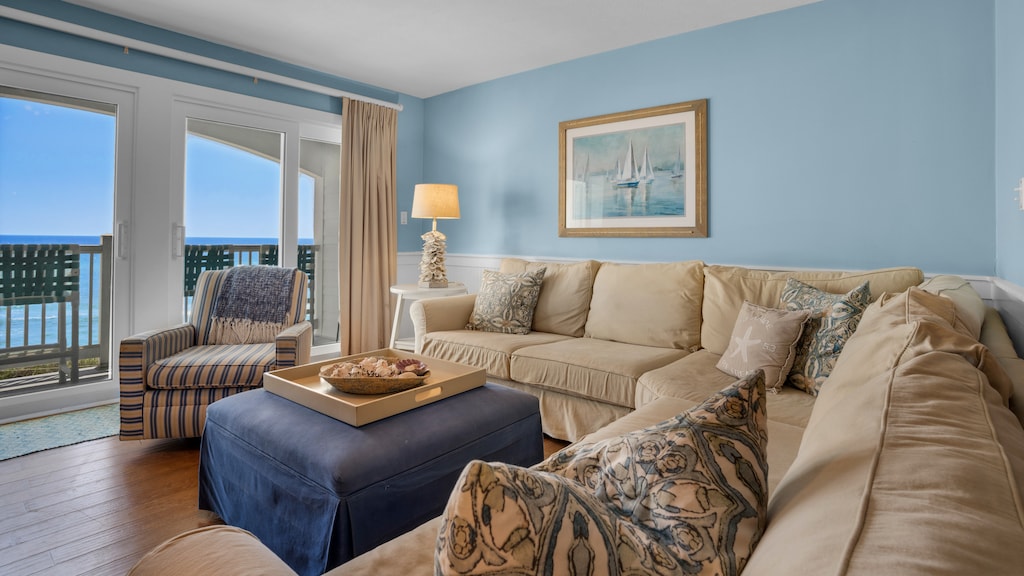 Blue Tide 3B Main Living Area