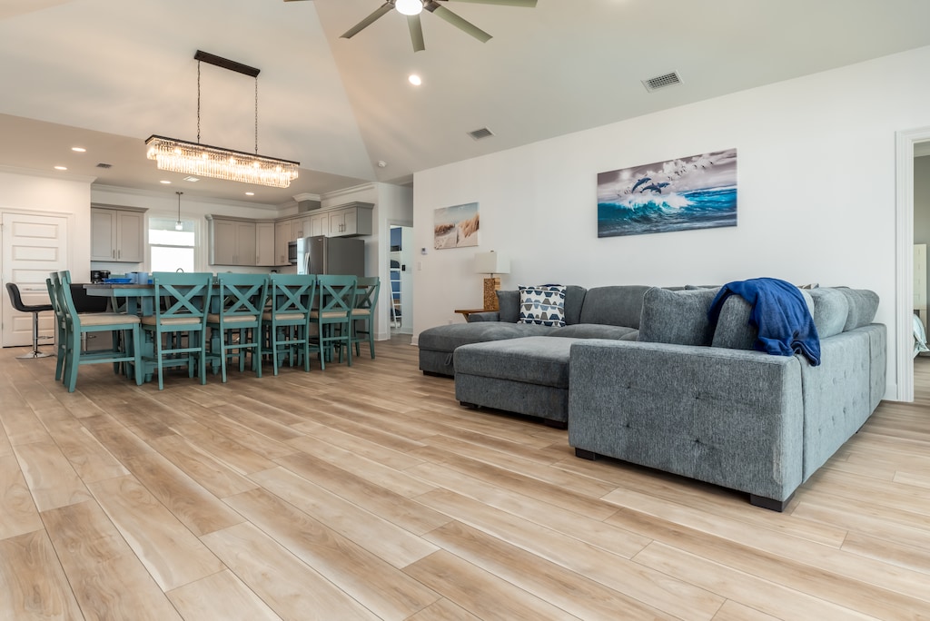 002 Blue Heaven Large Common Area