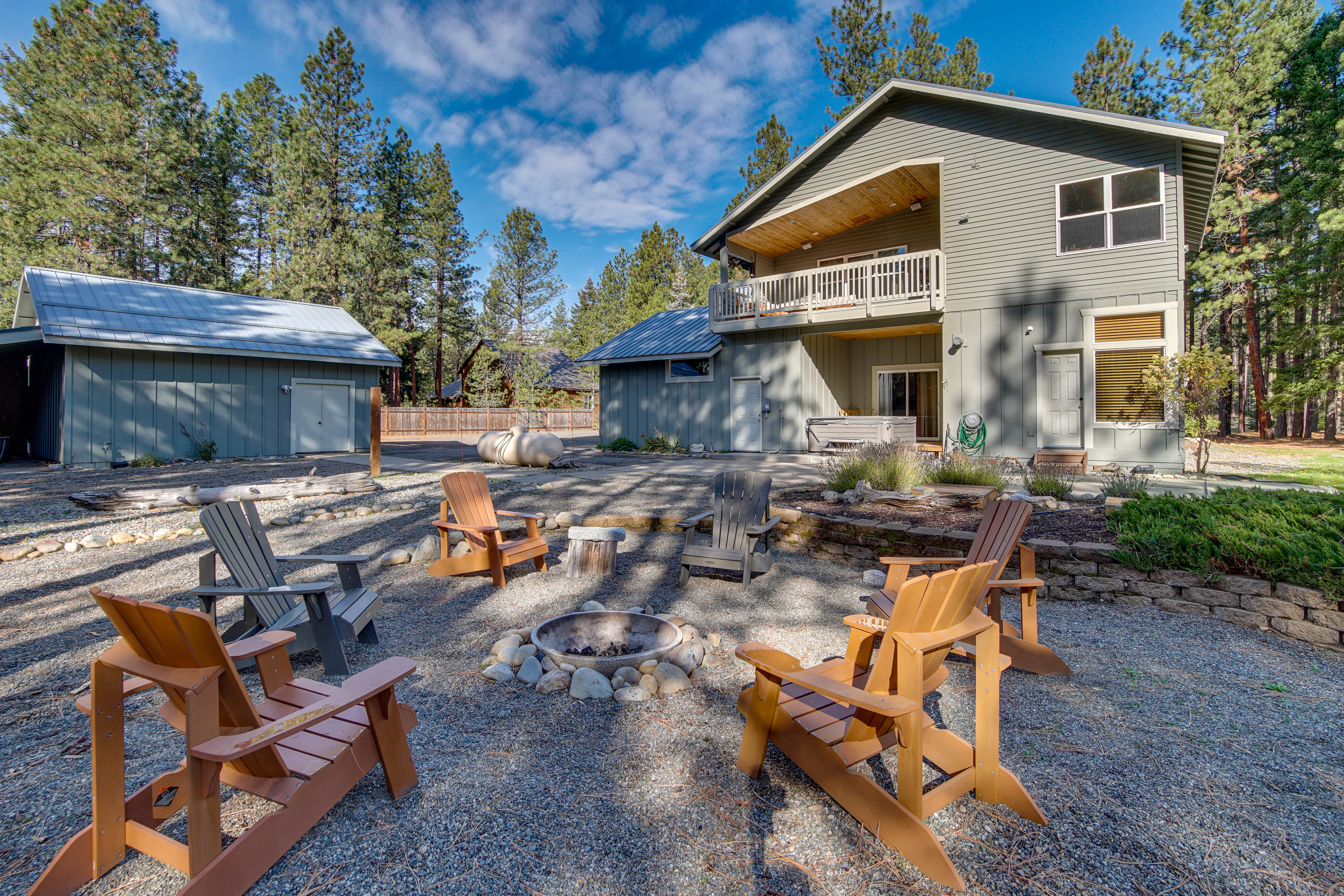 Property Image 2 - Mountain Getaway w/ Hot Tub 4 Mi to Cle Elum Lake!