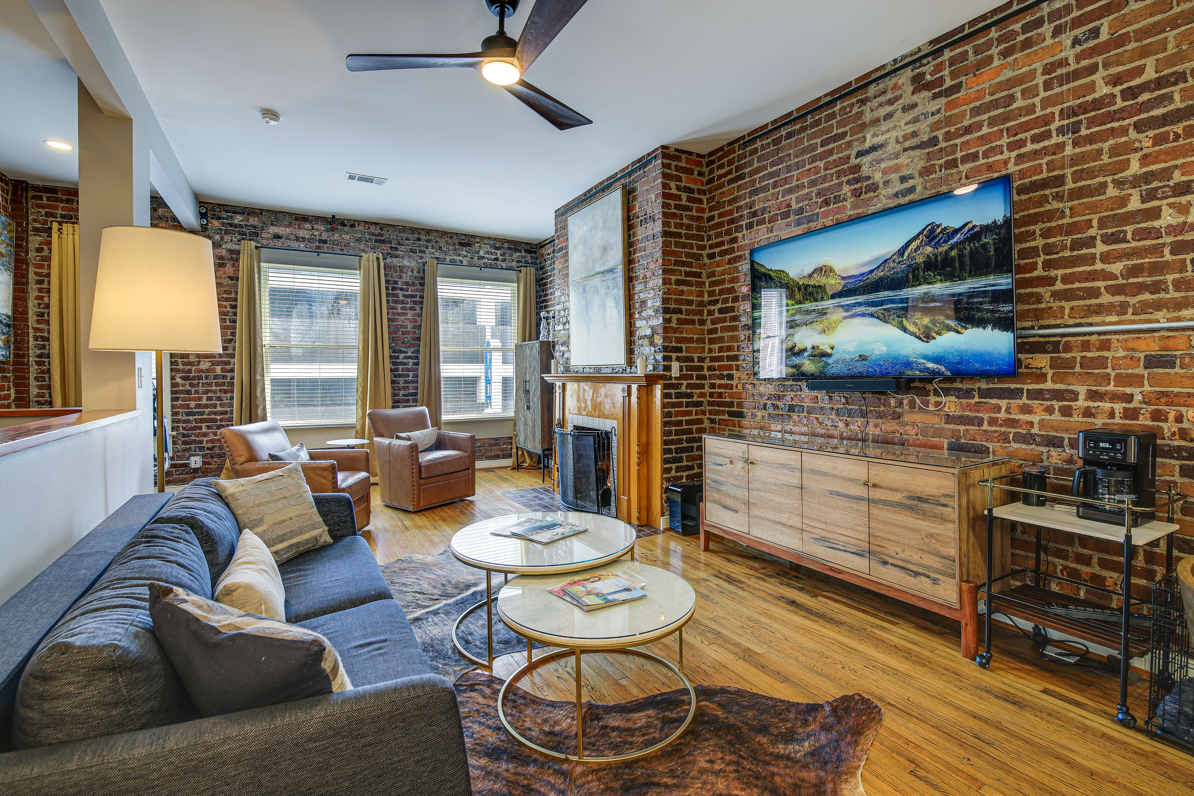 Property Image 2 - Stylish Dtwn Knoxville Condo w/ Rooftop Deck!