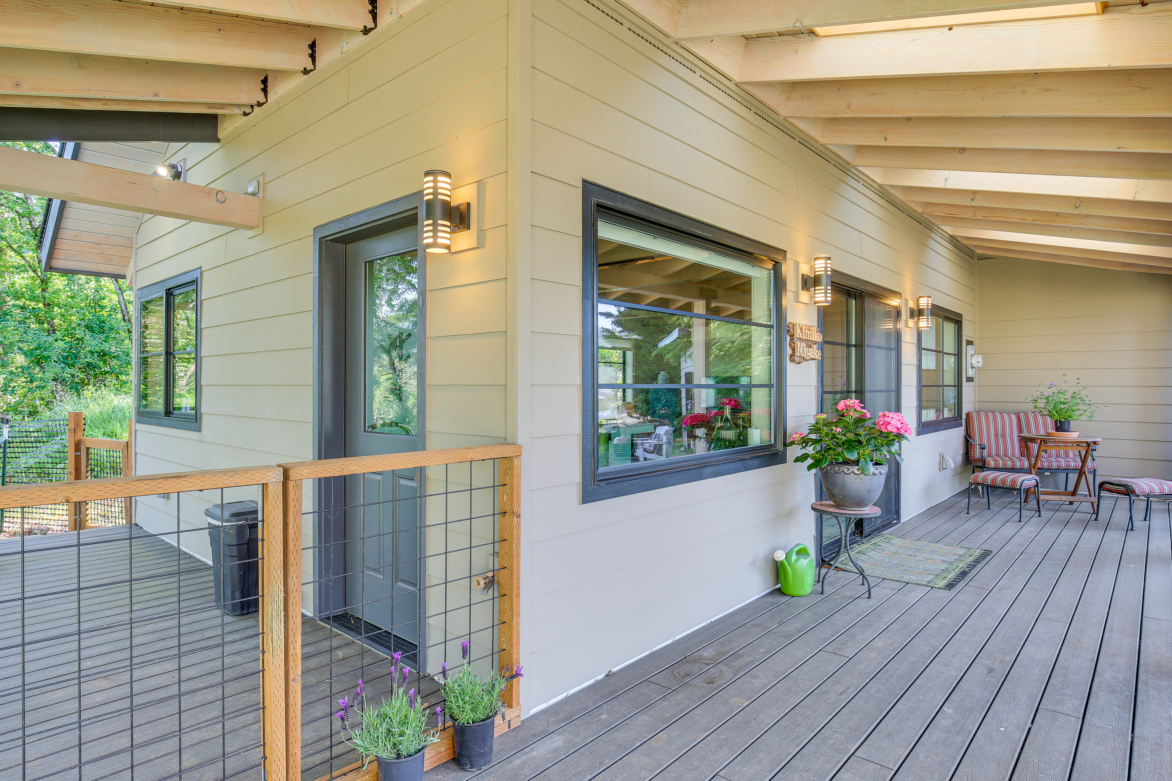 Peaceful Eugene Country Cottage w/ Mountain Views