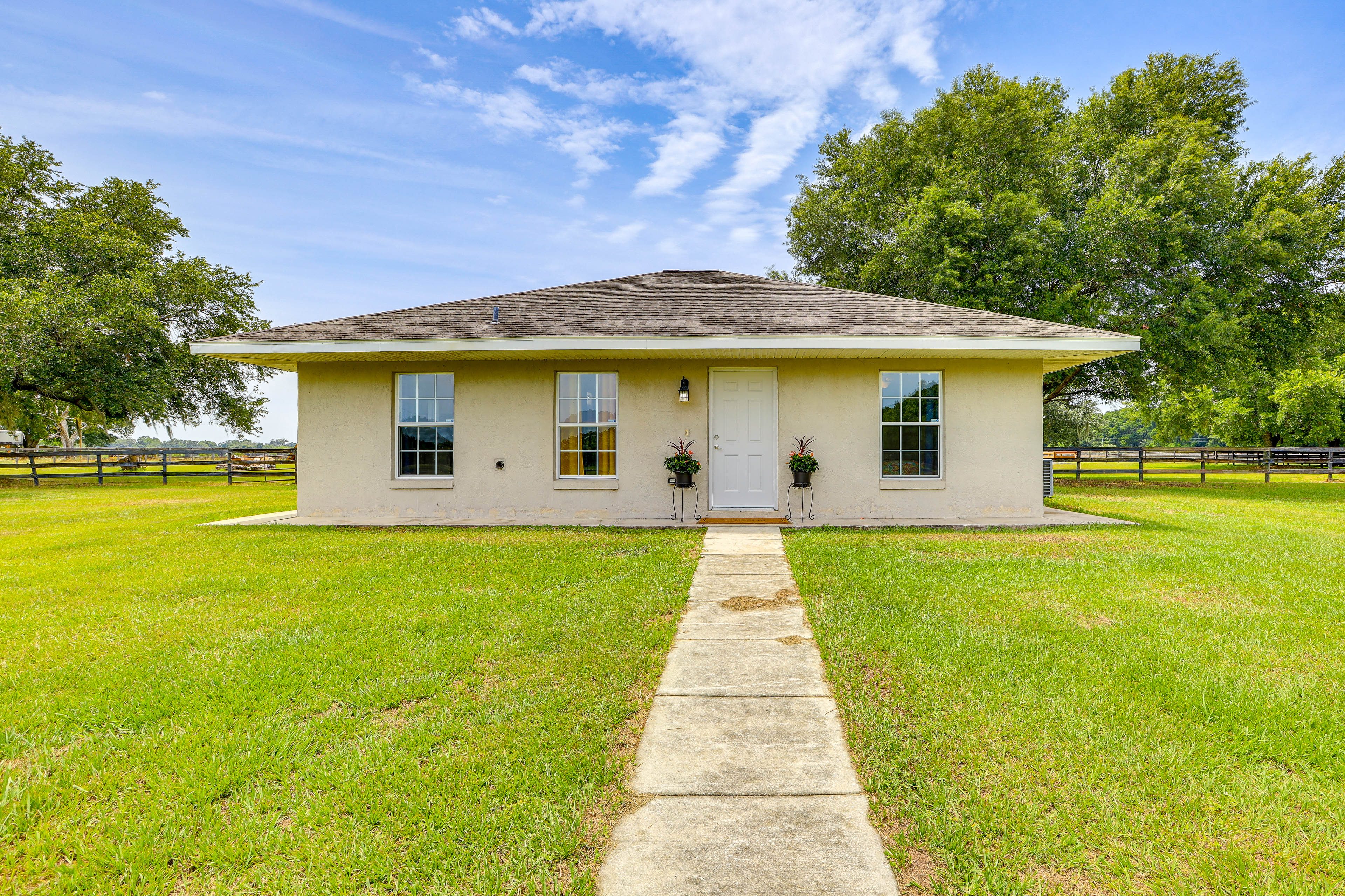 Property Image 1 - Idyllic Anthony Home: Riding Arena w/ Mirror Wall!