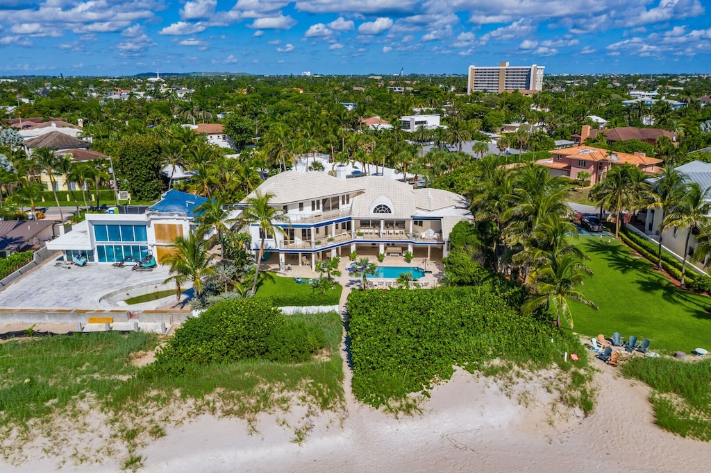 Access to a private beach