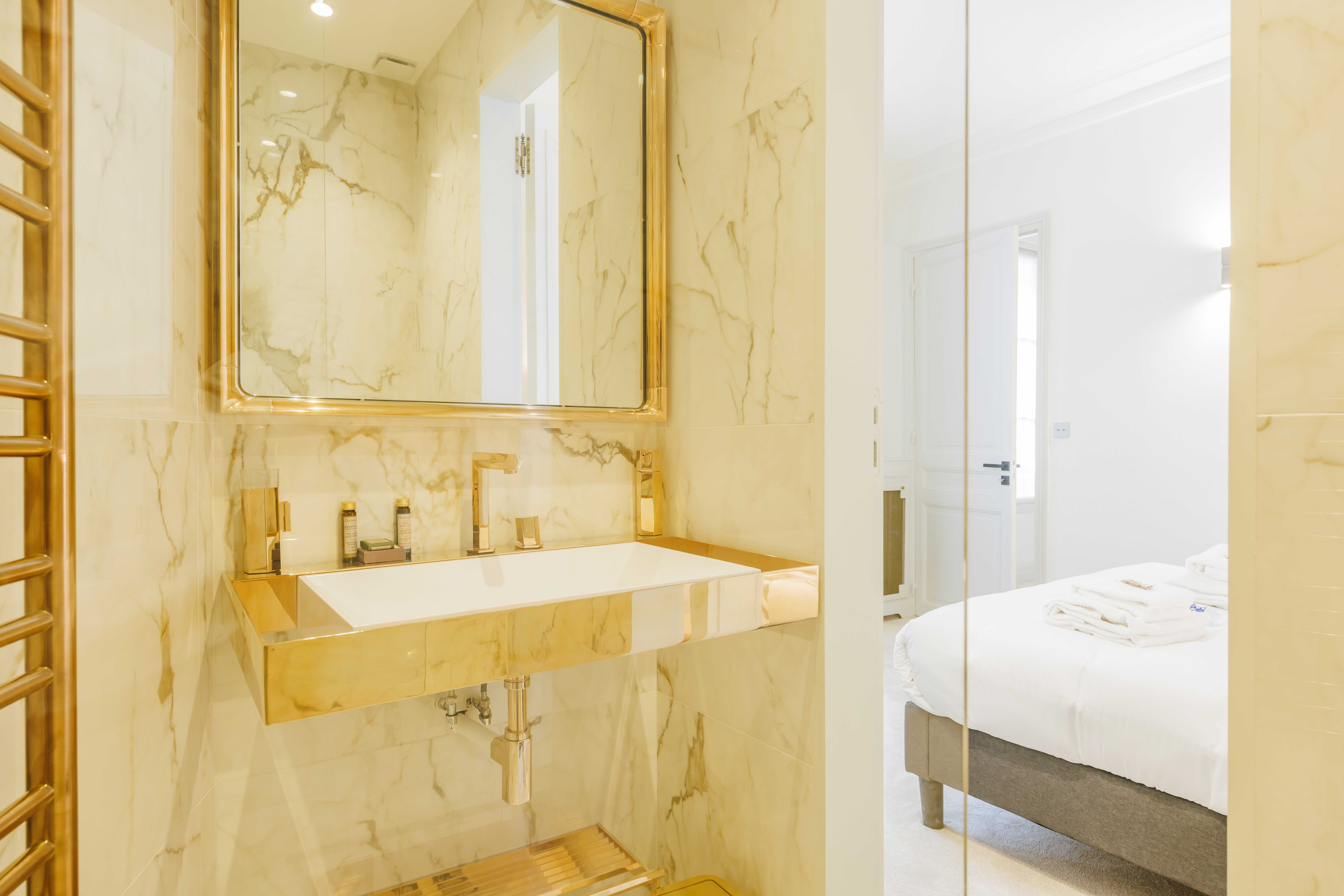 Prime Trocadéro Location - Spacious 2BR Apartment for Mobility Lease